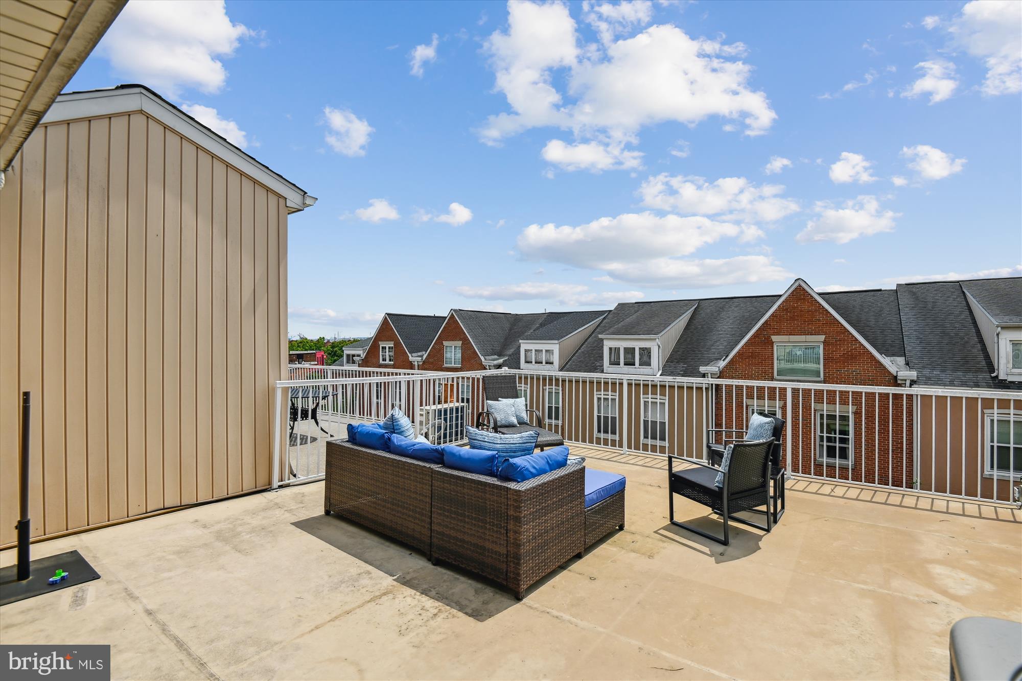 2342 Cambridge Walk
