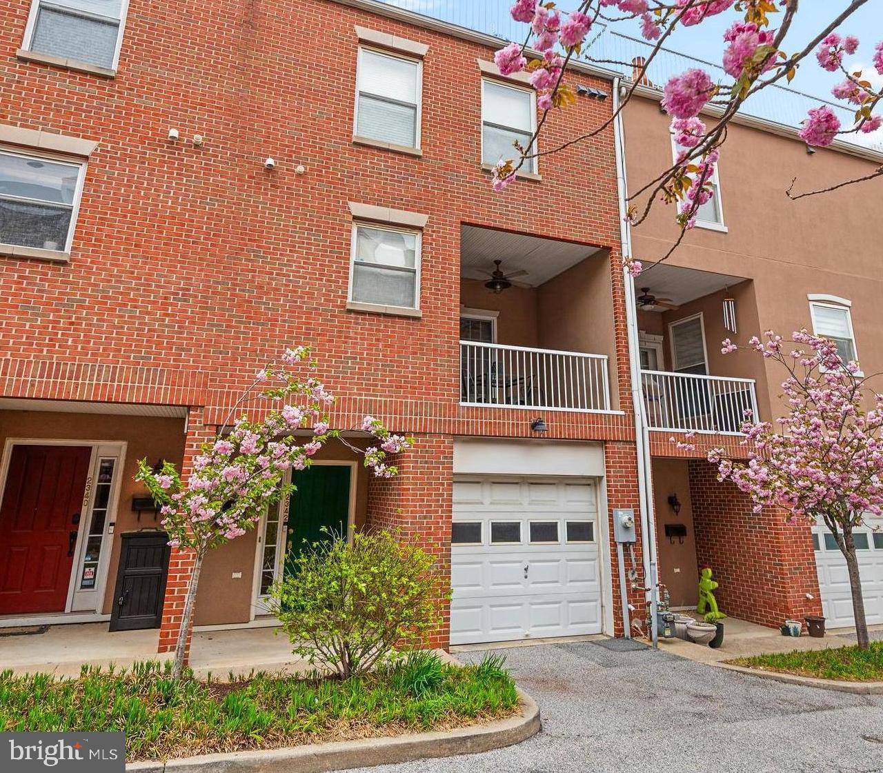 2342 Cambridge Walk