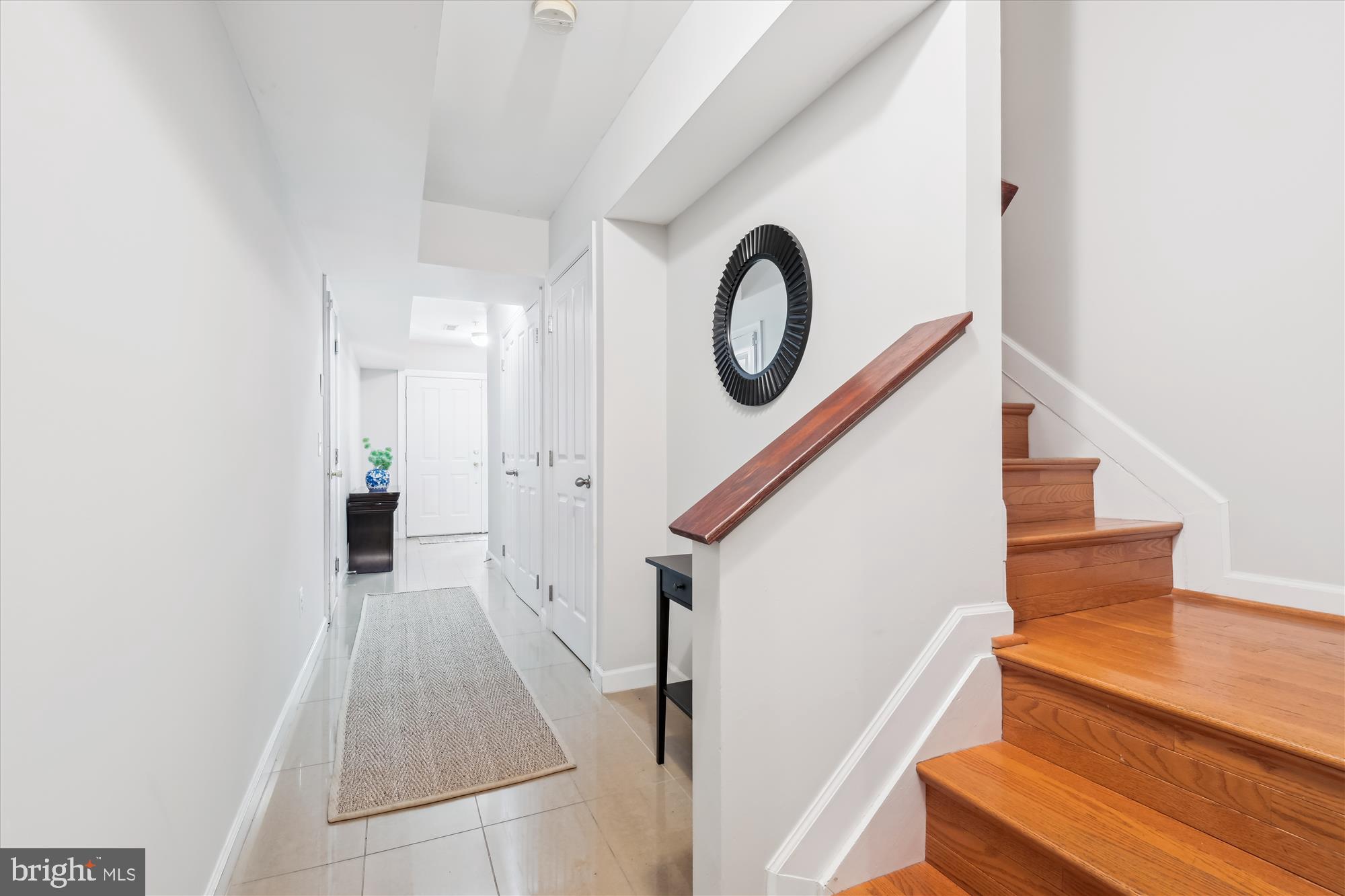 2342 Cambridge Walk
