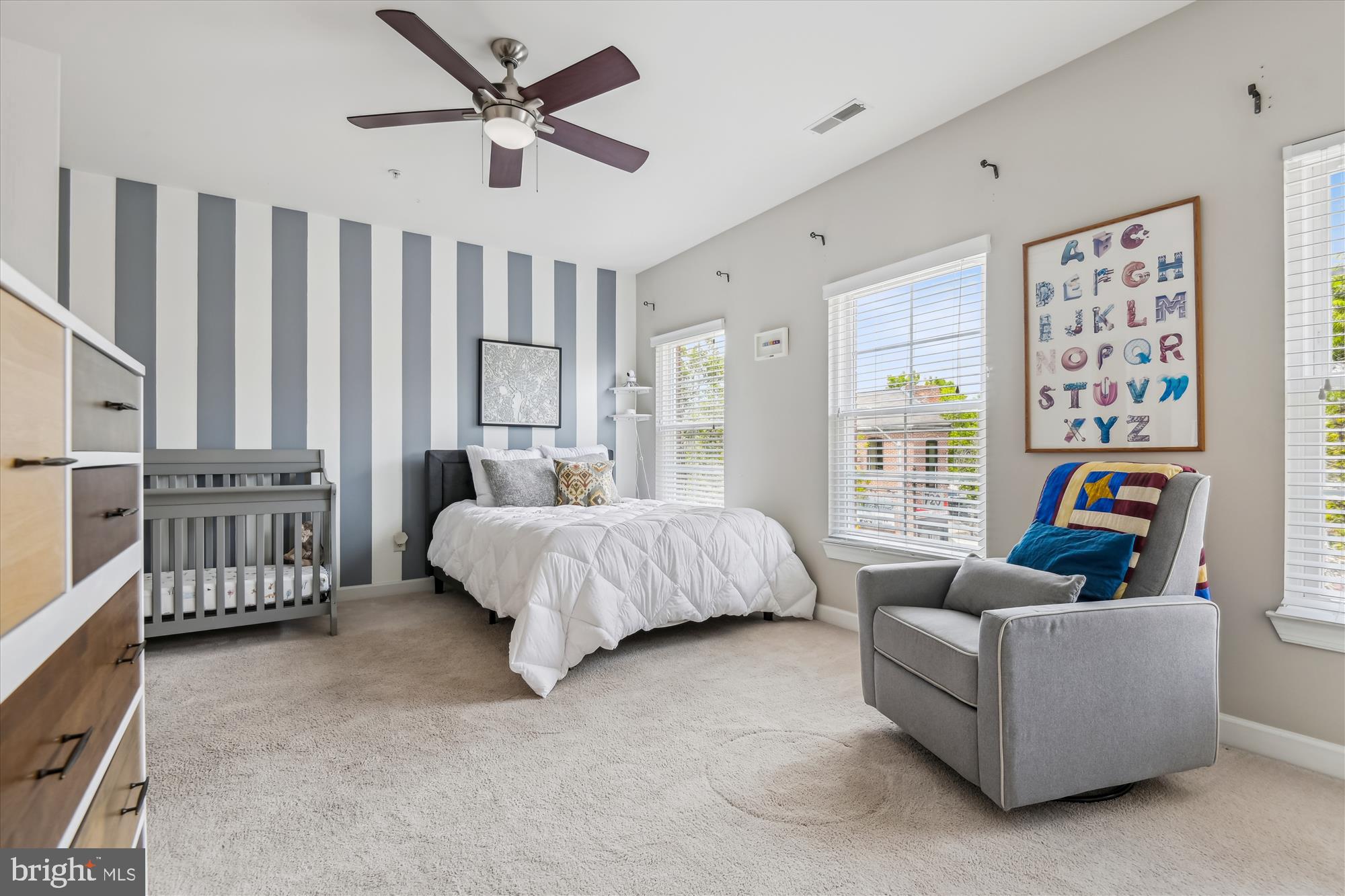 2342 Cambridge Walk