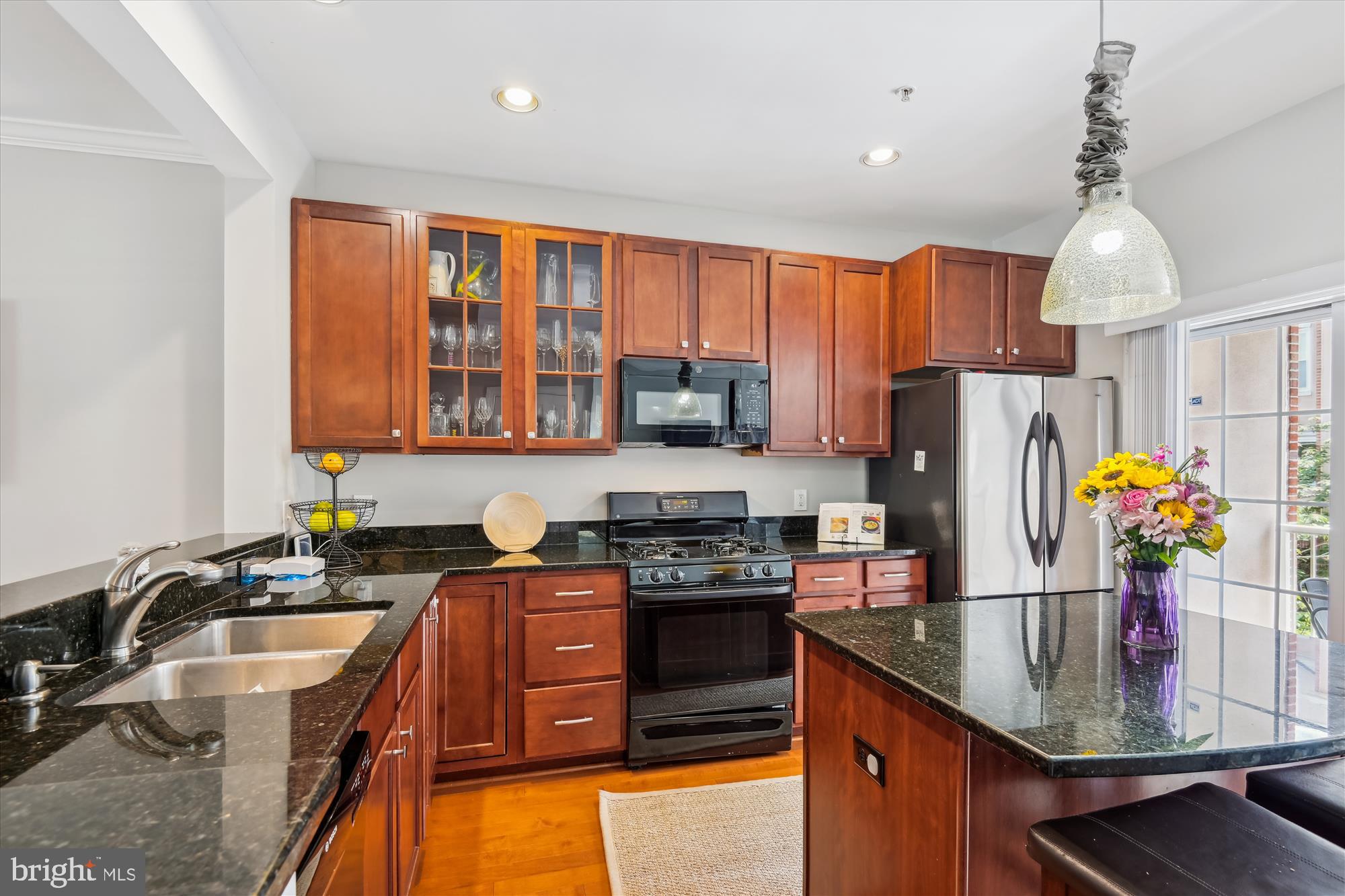2342 Cambridge Walk