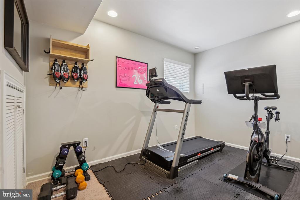 2342 Cambridge Walk