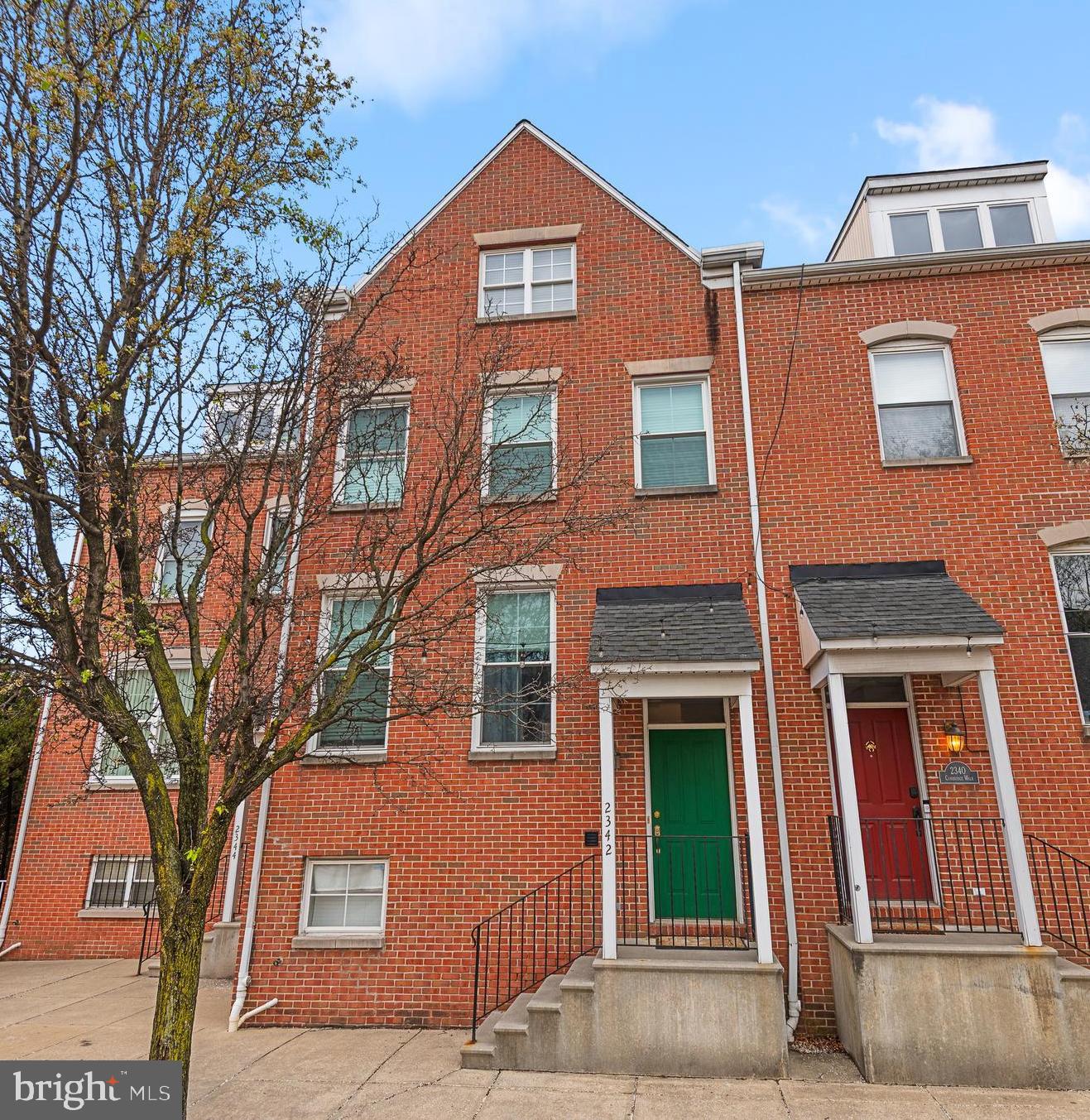 2342 Cambridge Walk