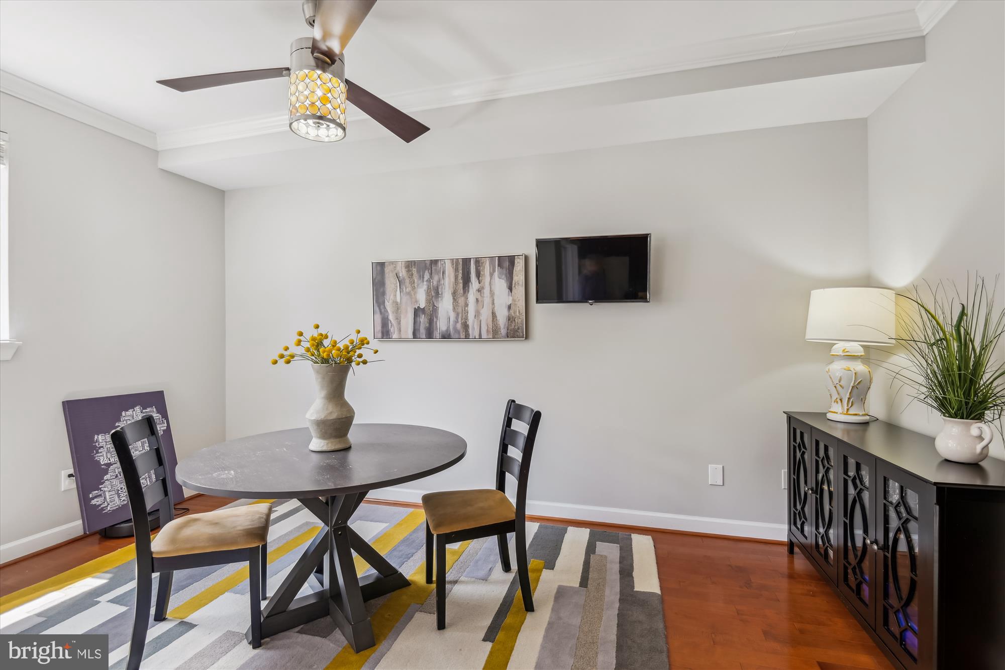 2342 Cambridge Walk