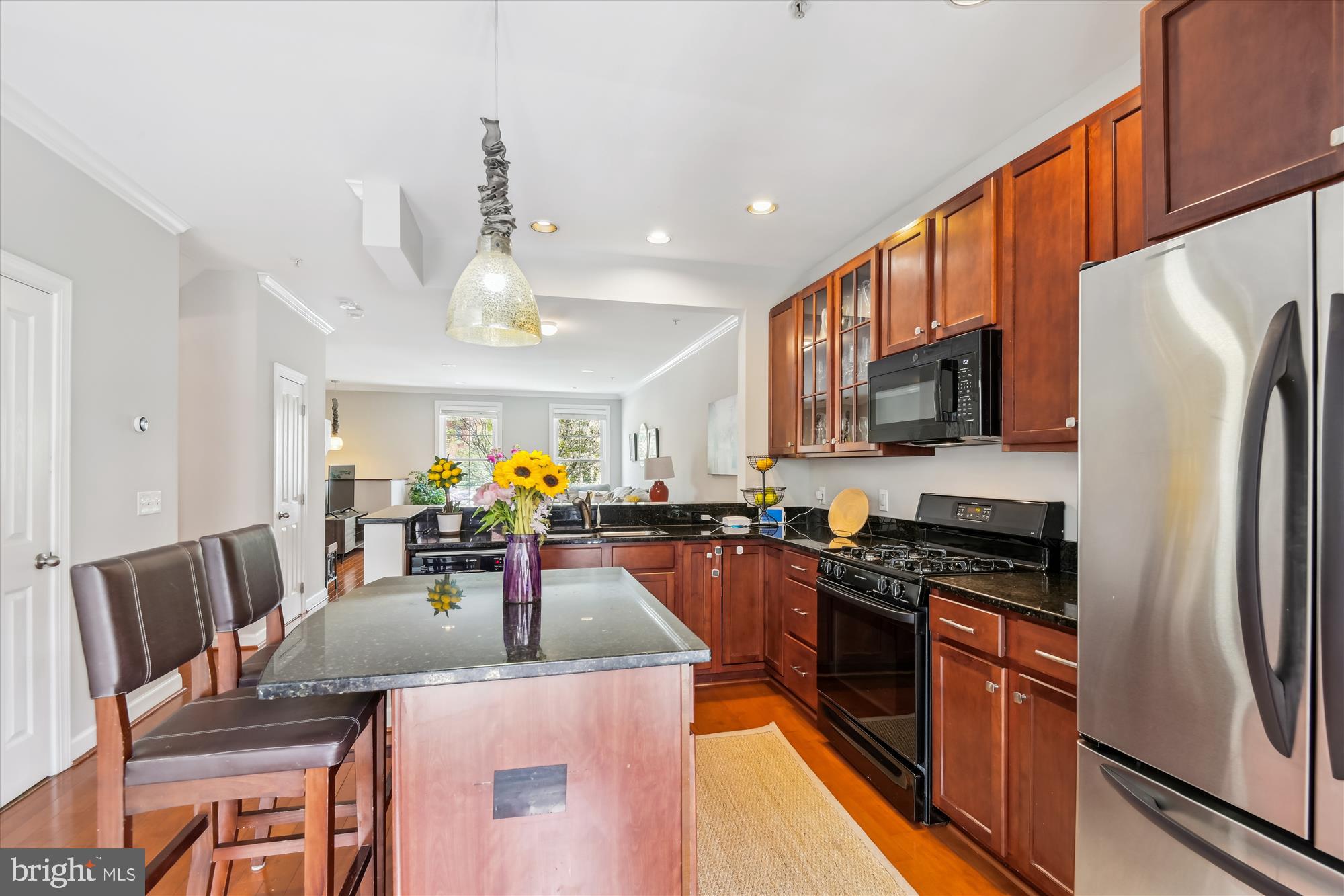 2342 Cambridge Walk