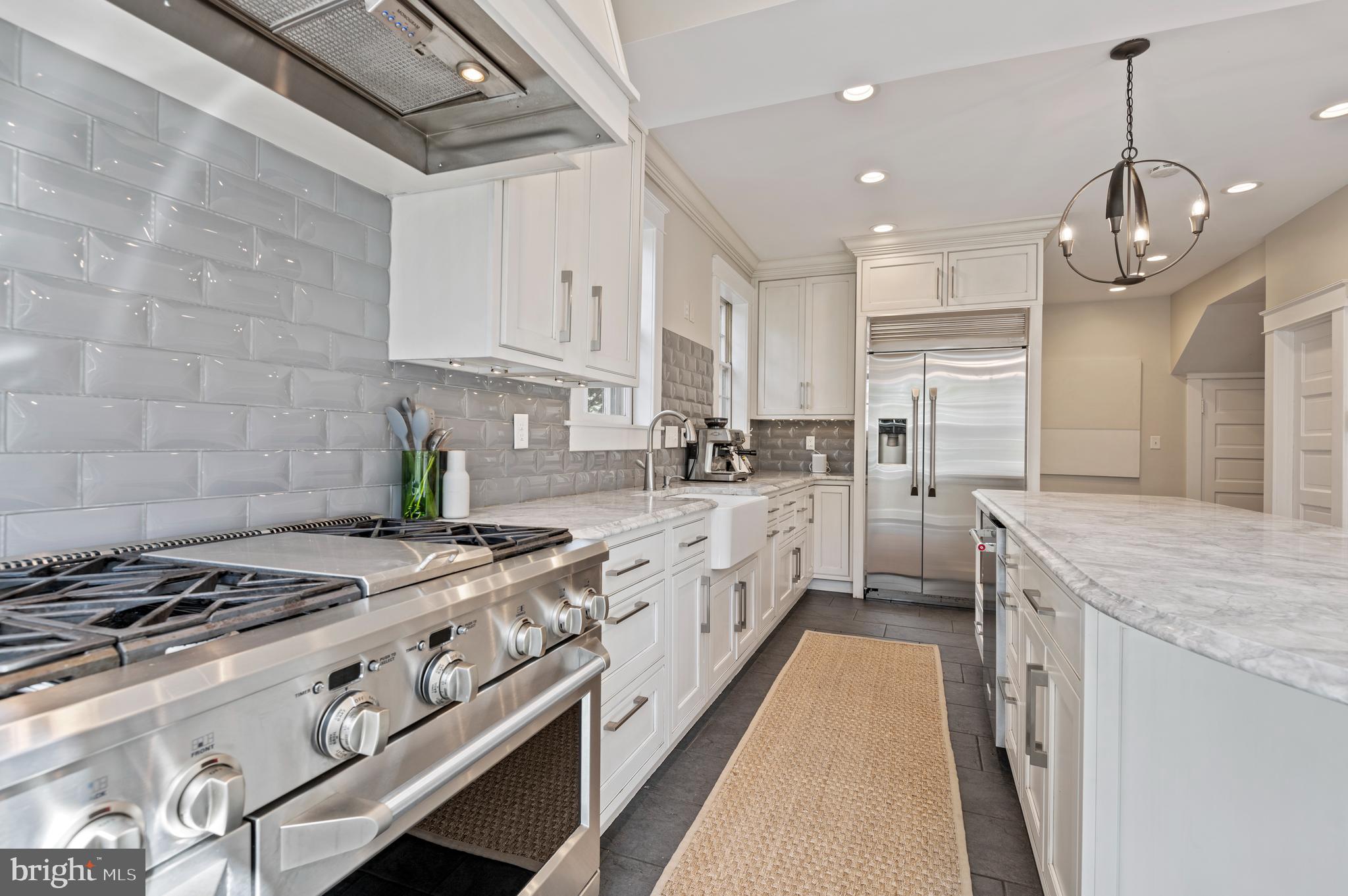 4334 N CHARLES STREET