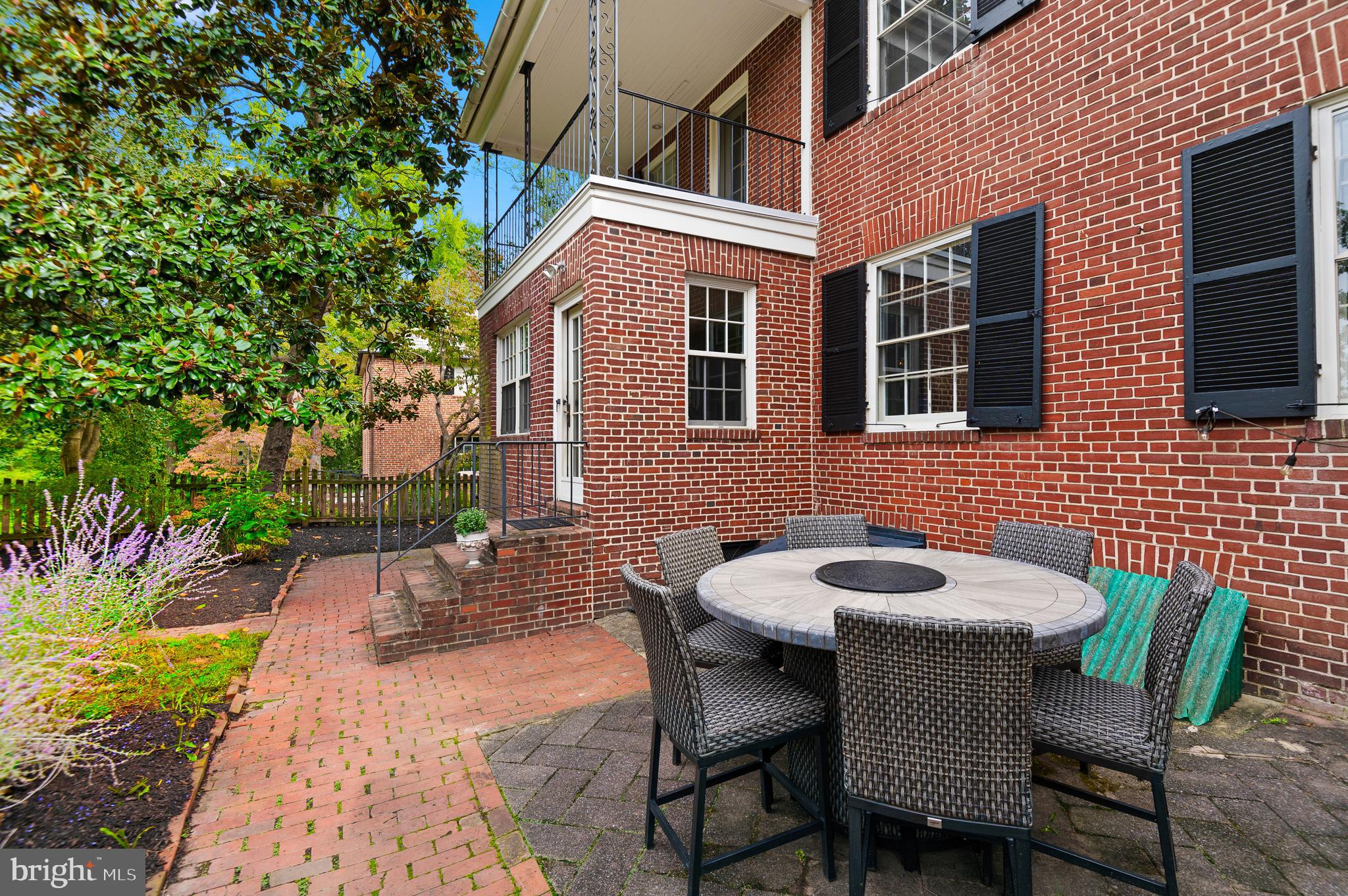 4334 N CHARLES STREET