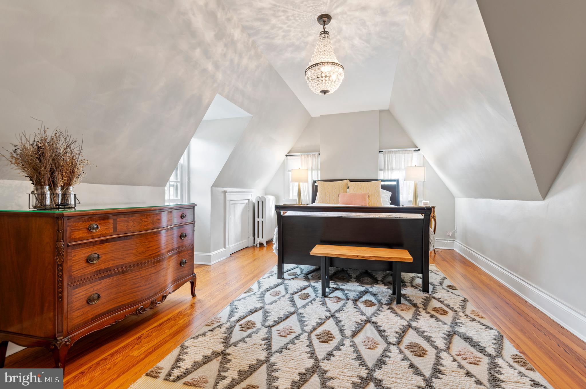 4334 N CHARLES STREET