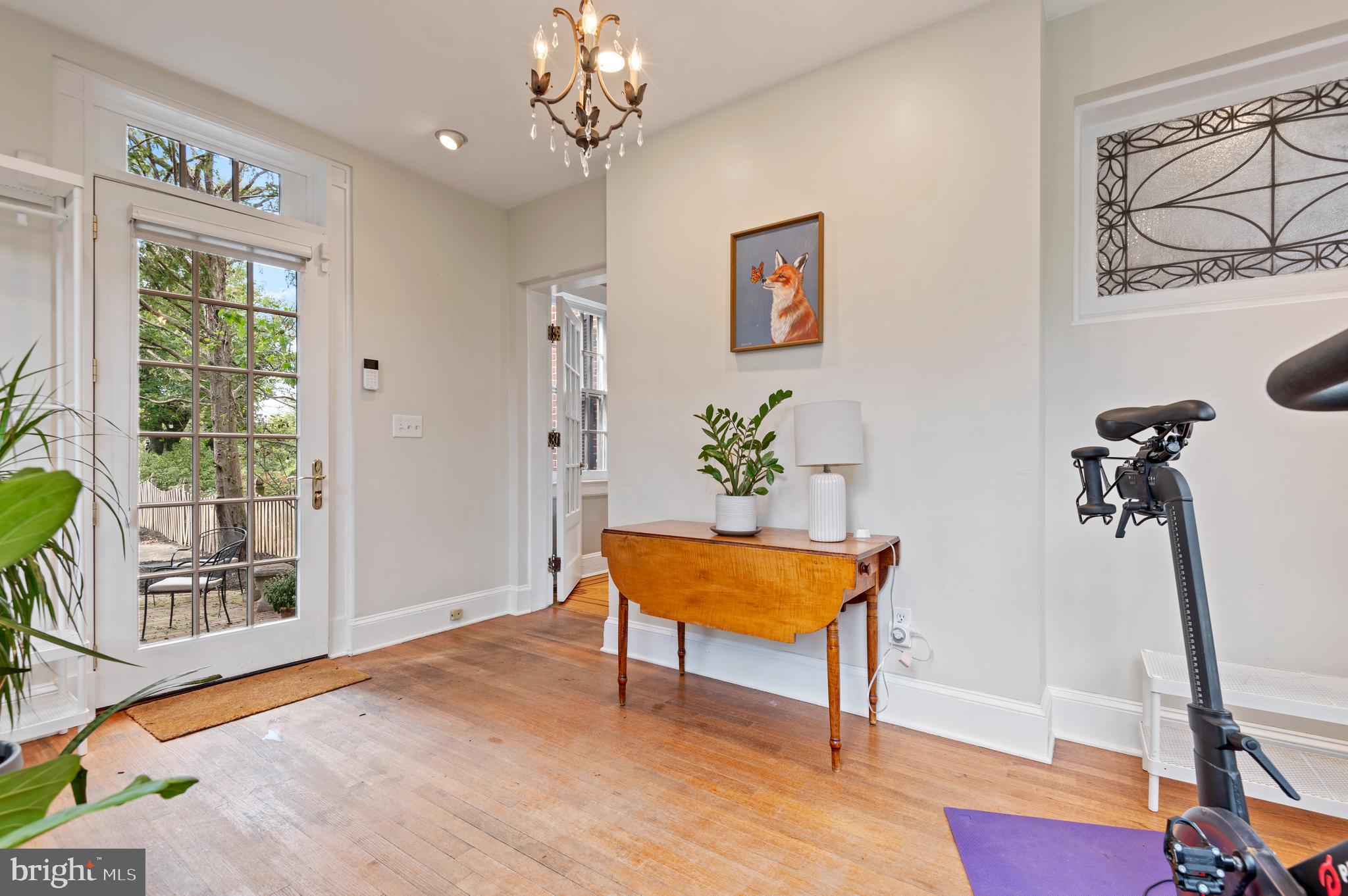 4334 N CHARLES STREET