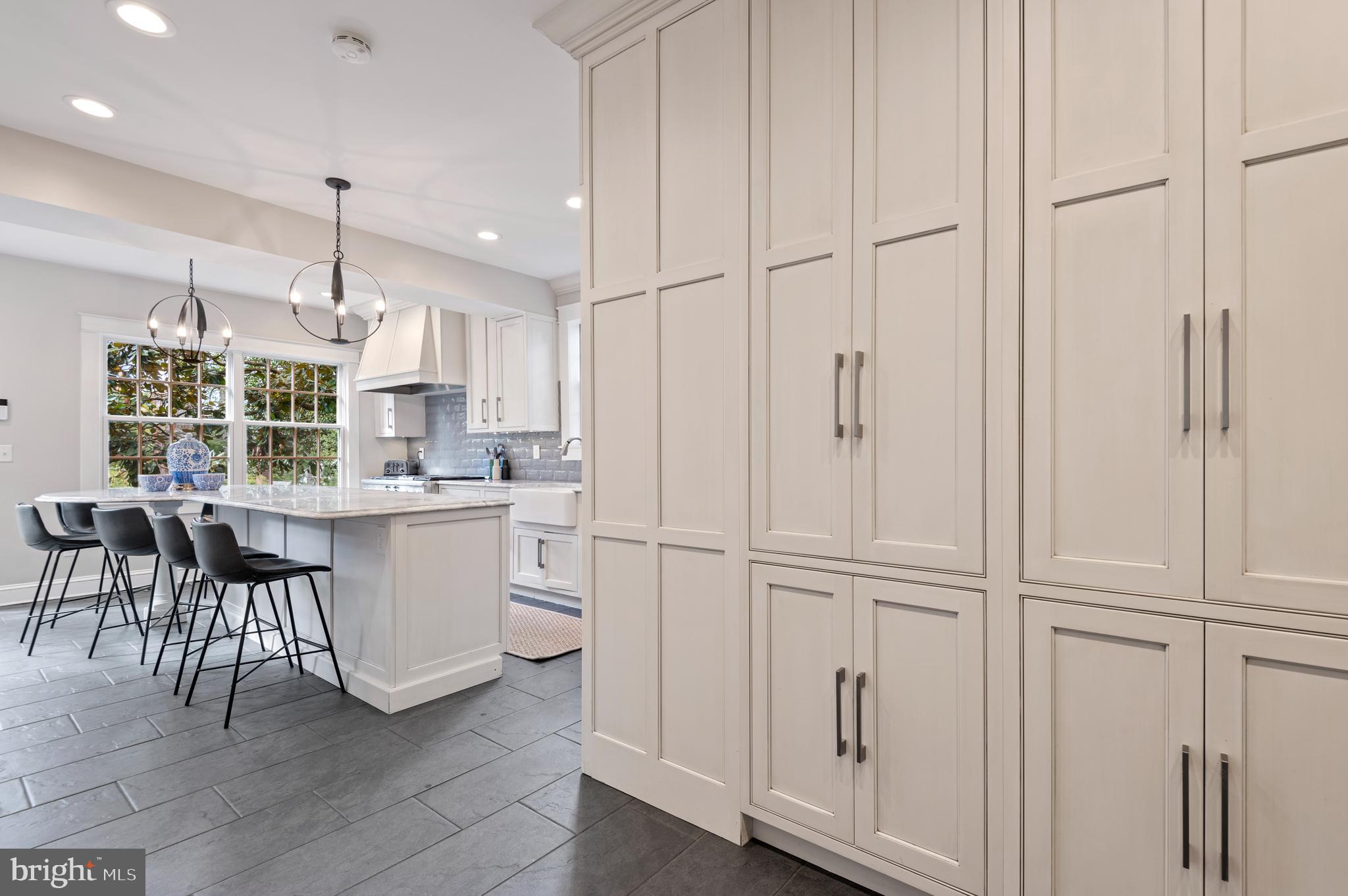 4334 N CHARLES STREET