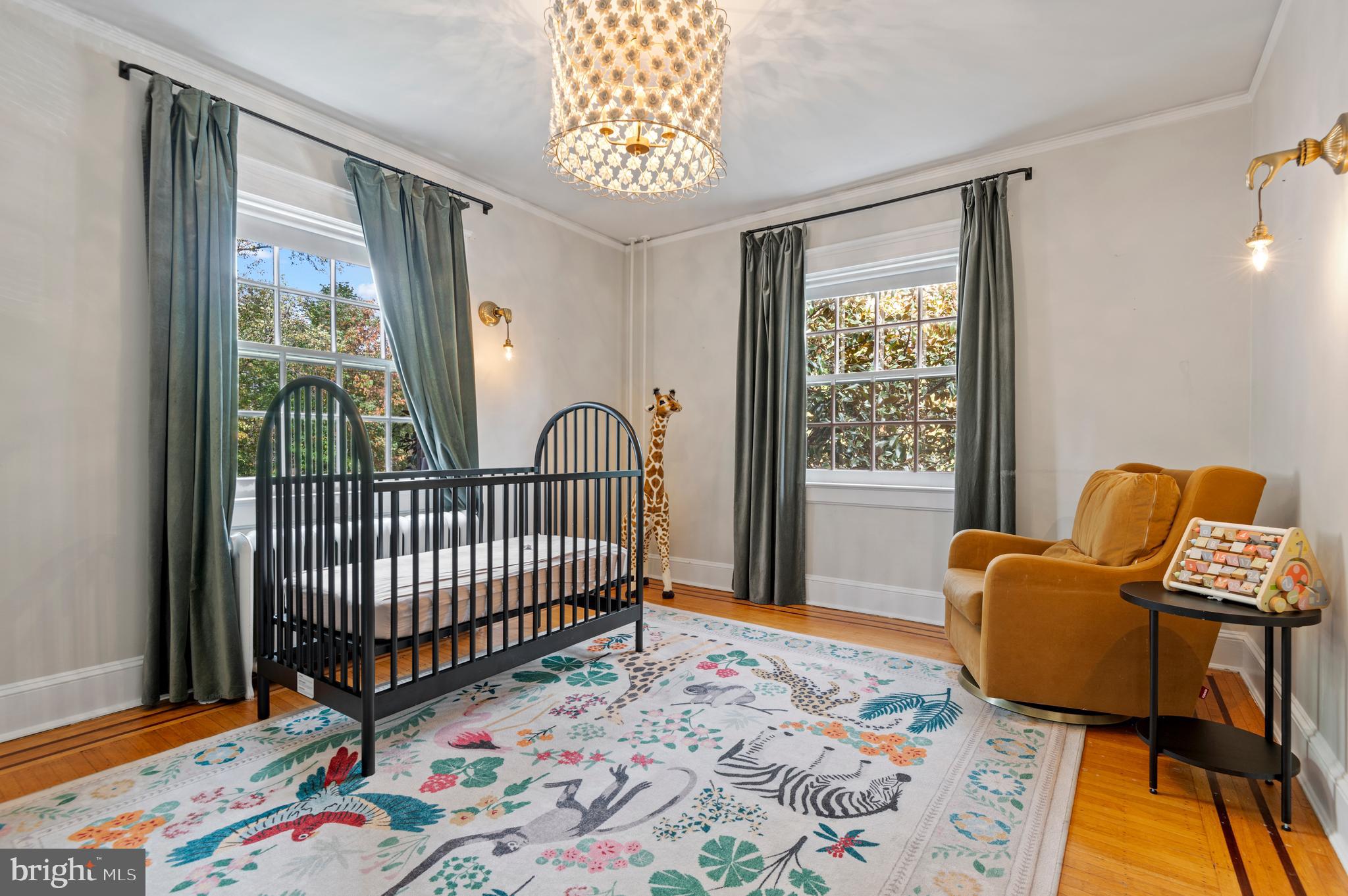 4334 N CHARLES STREET