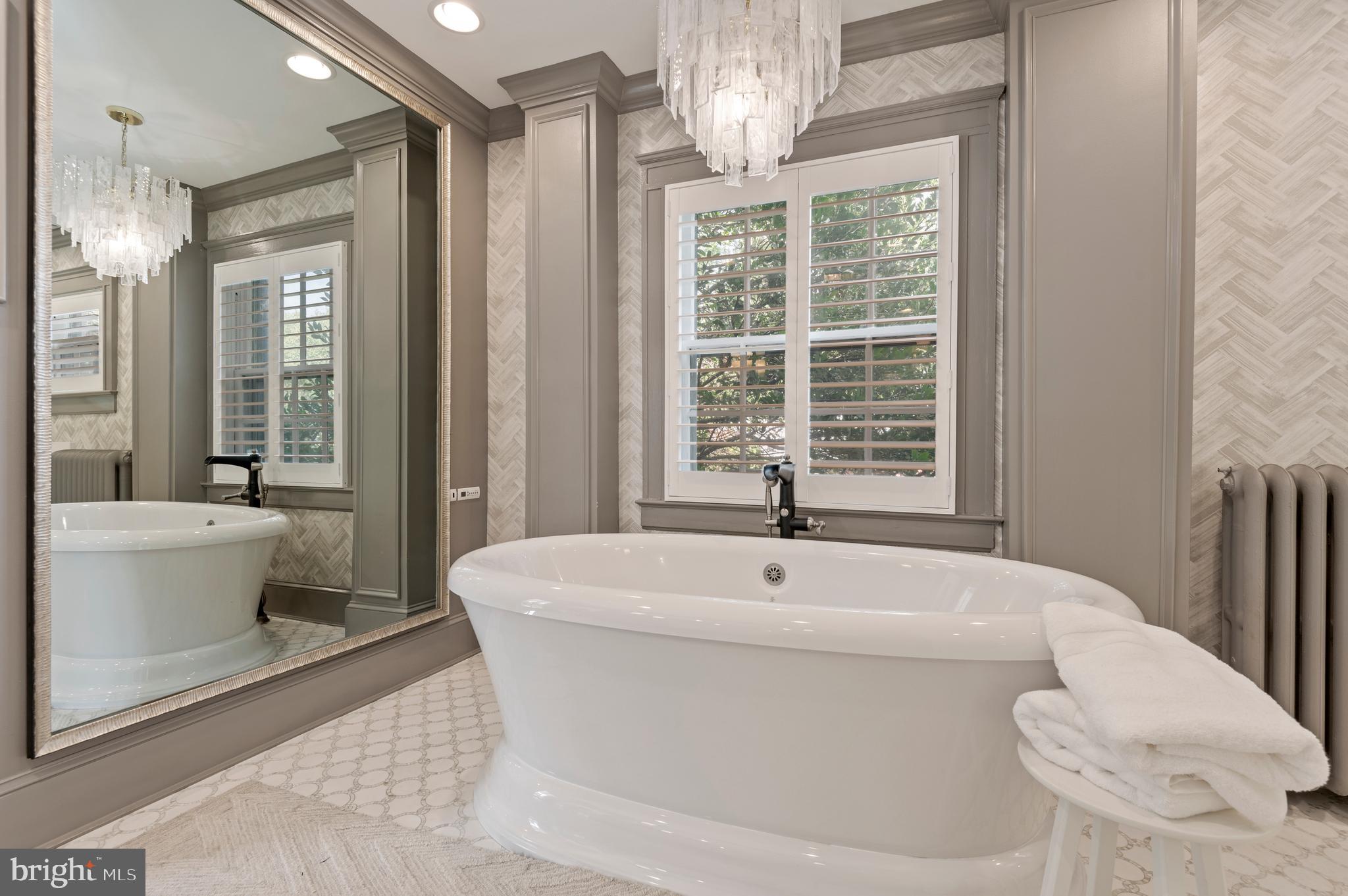 4334 N CHARLES STREET