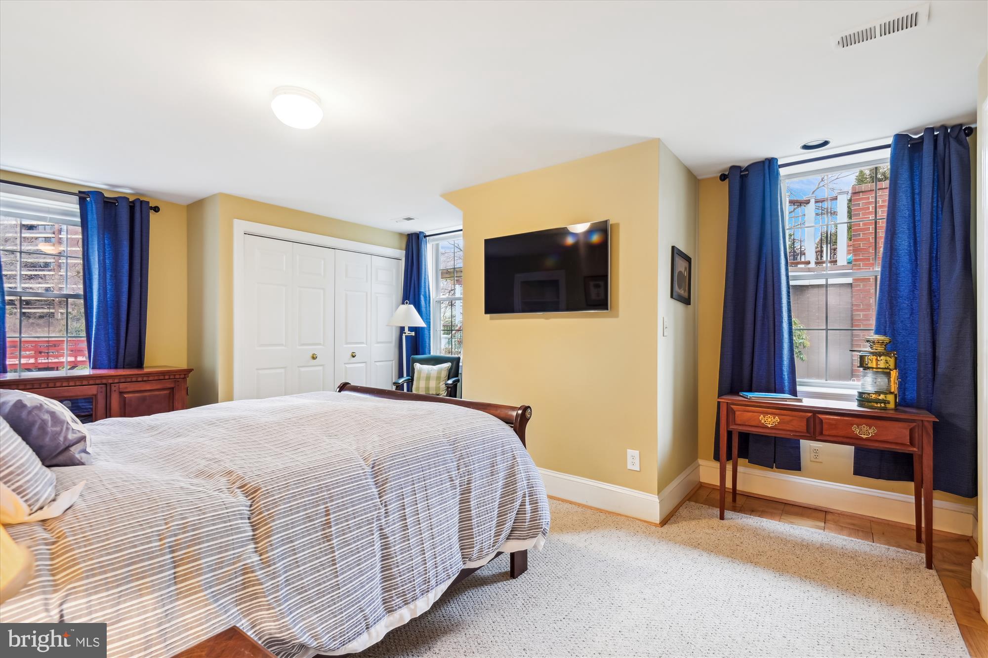 4220 N CHARLES STREET