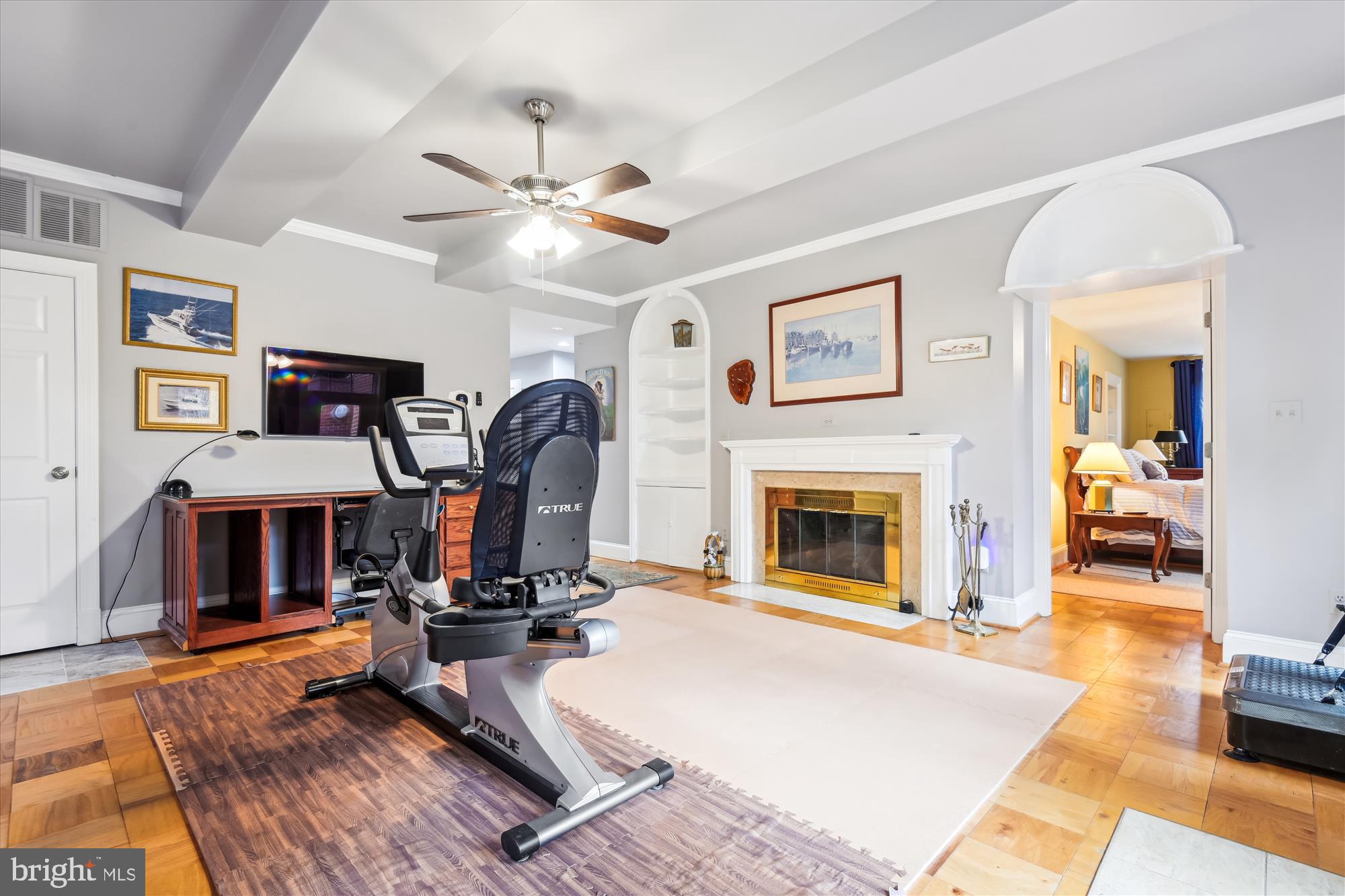 4220 N CHARLES STREET