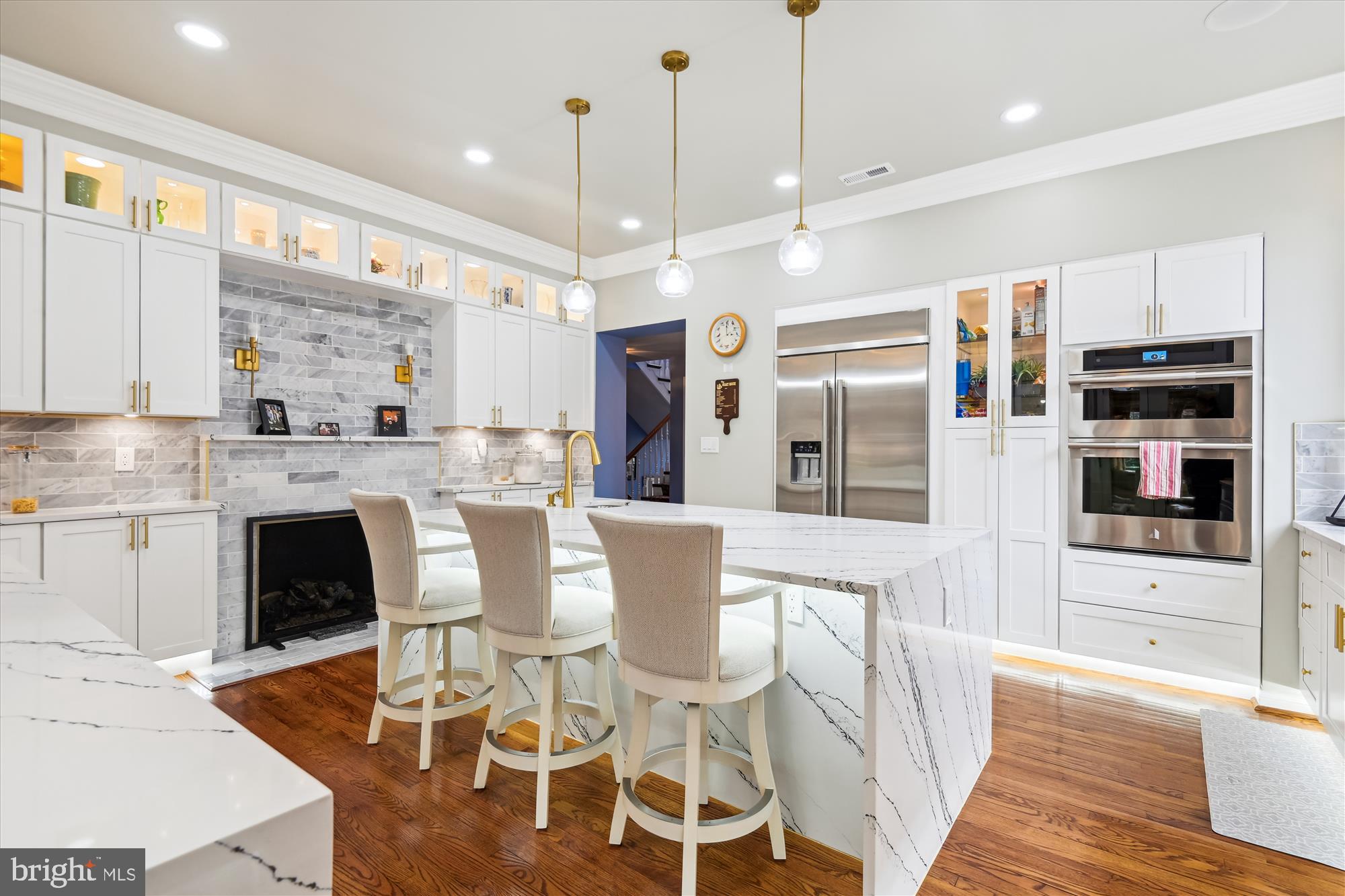 4220 N CHARLES STREET