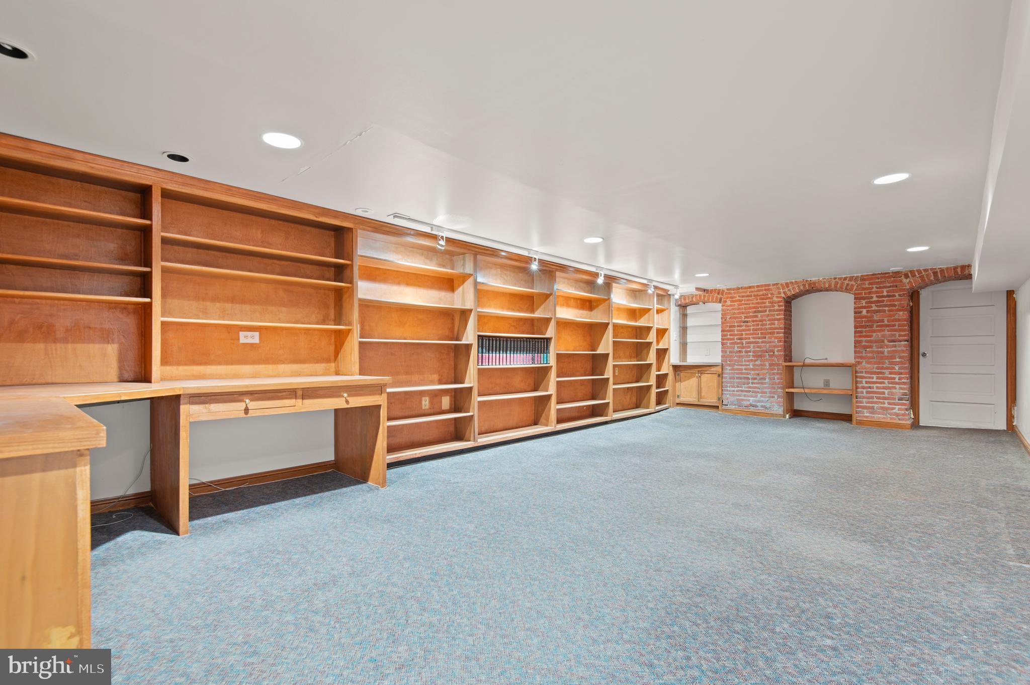 2838 SAINT PAUL STREET