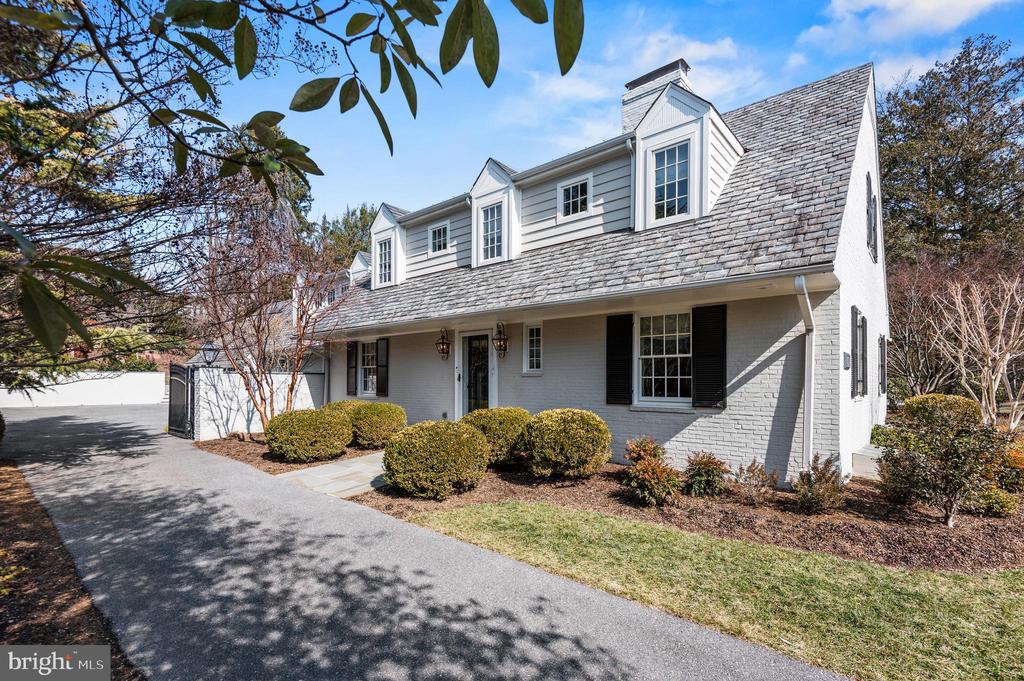 10 OVERHILL ROAD