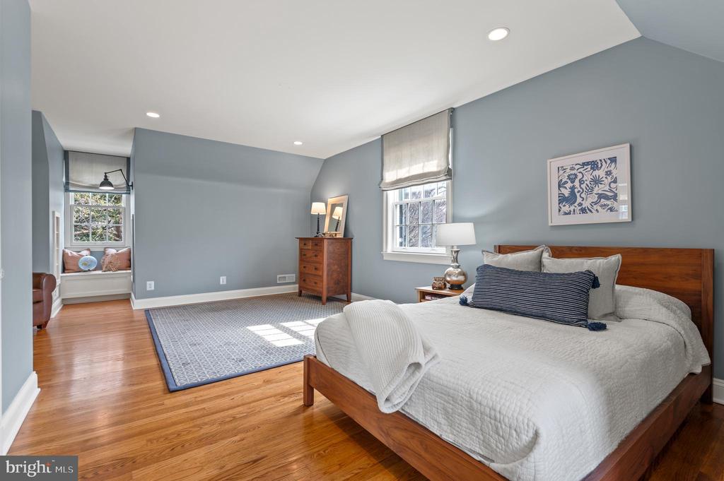10 OVERHILL ROAD