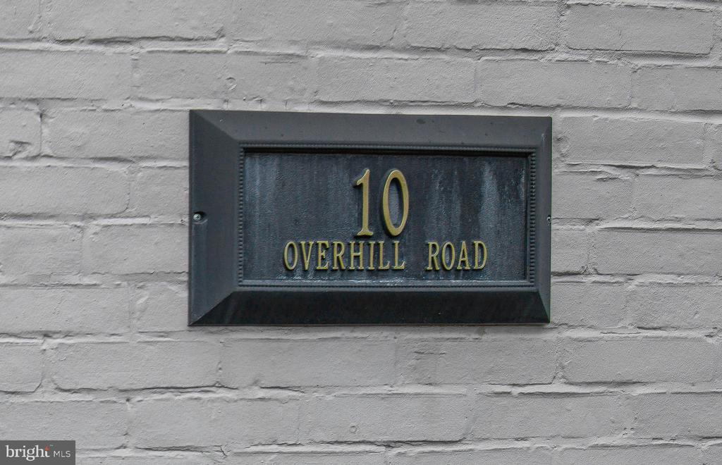 10 OVERHILL ROAD