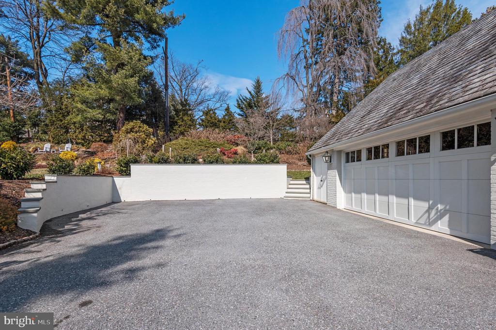 10 OVERHILL ROAD