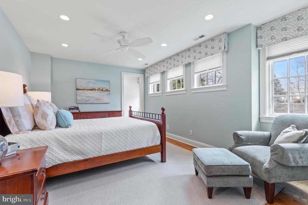 10 OVERHILL ROAD