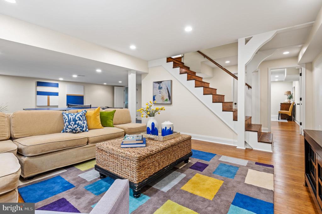 10 OVERHILL ROAD
