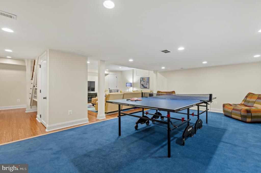 10 OVERHILL ROAD