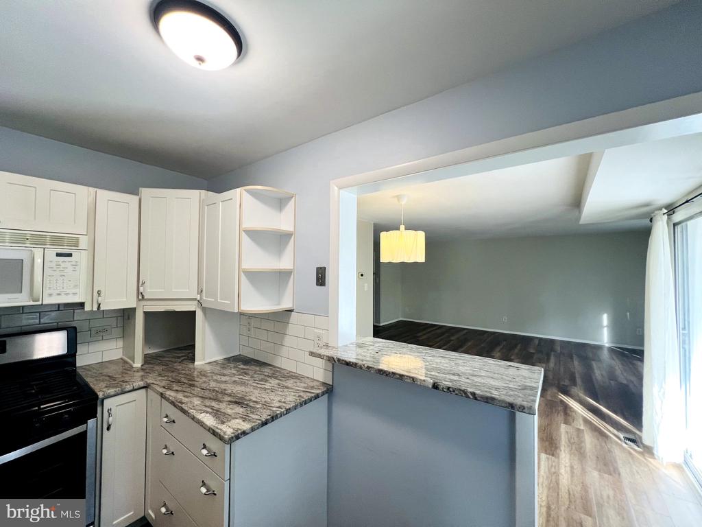 382 HOMELAND SOUTHWAY Unit: 2B