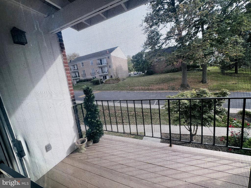 382 HOMELAND SOUTHWAY Unit: 2B