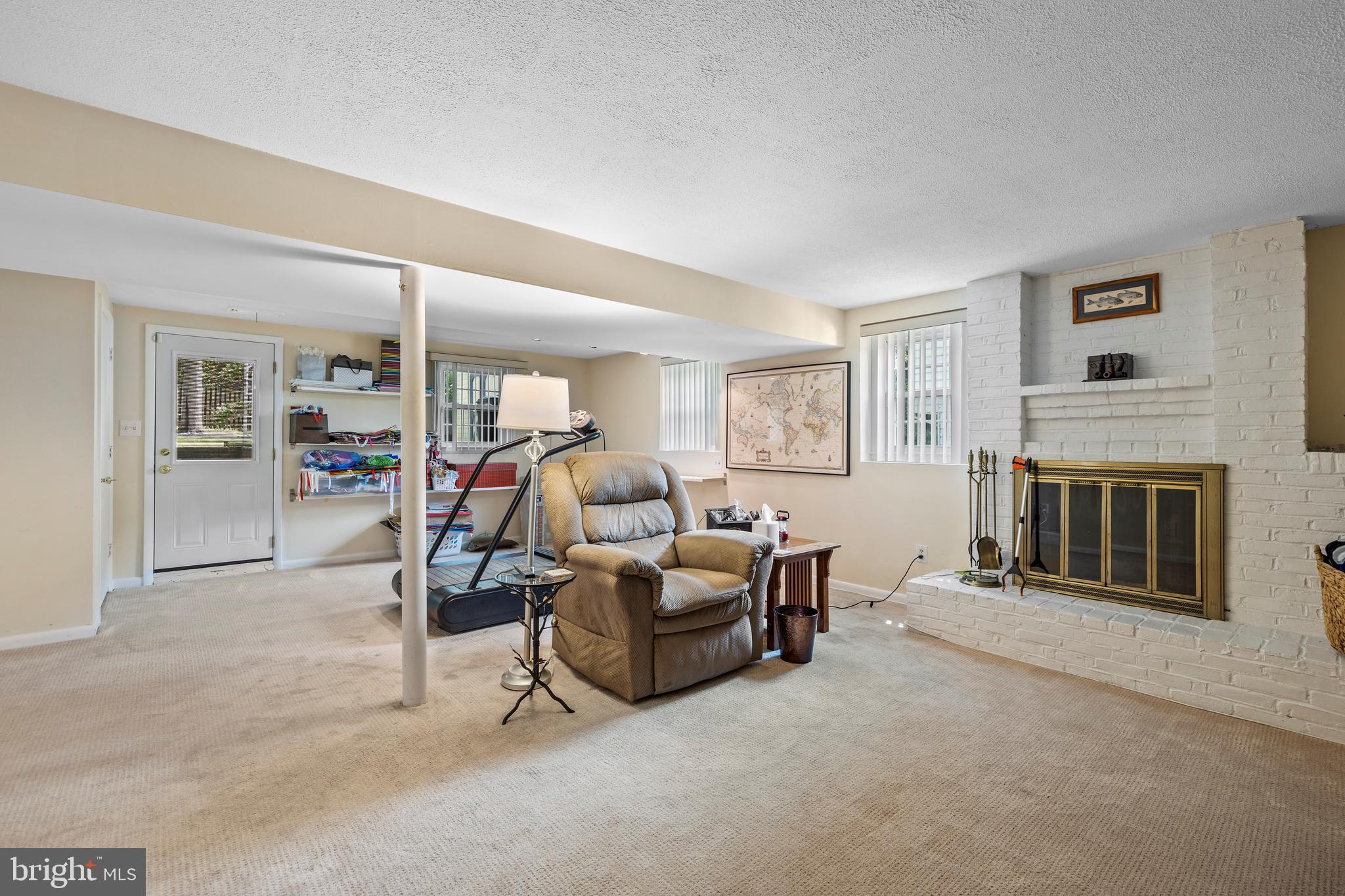 8209 Rider Ave