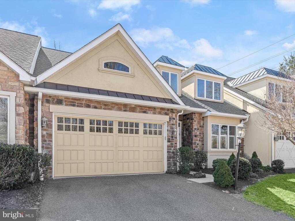 4 HARWICK COURT