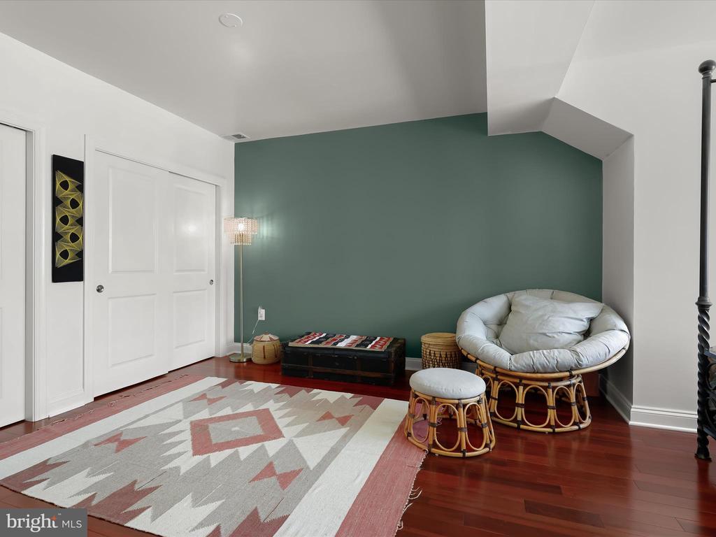 4 HARWICK COURT