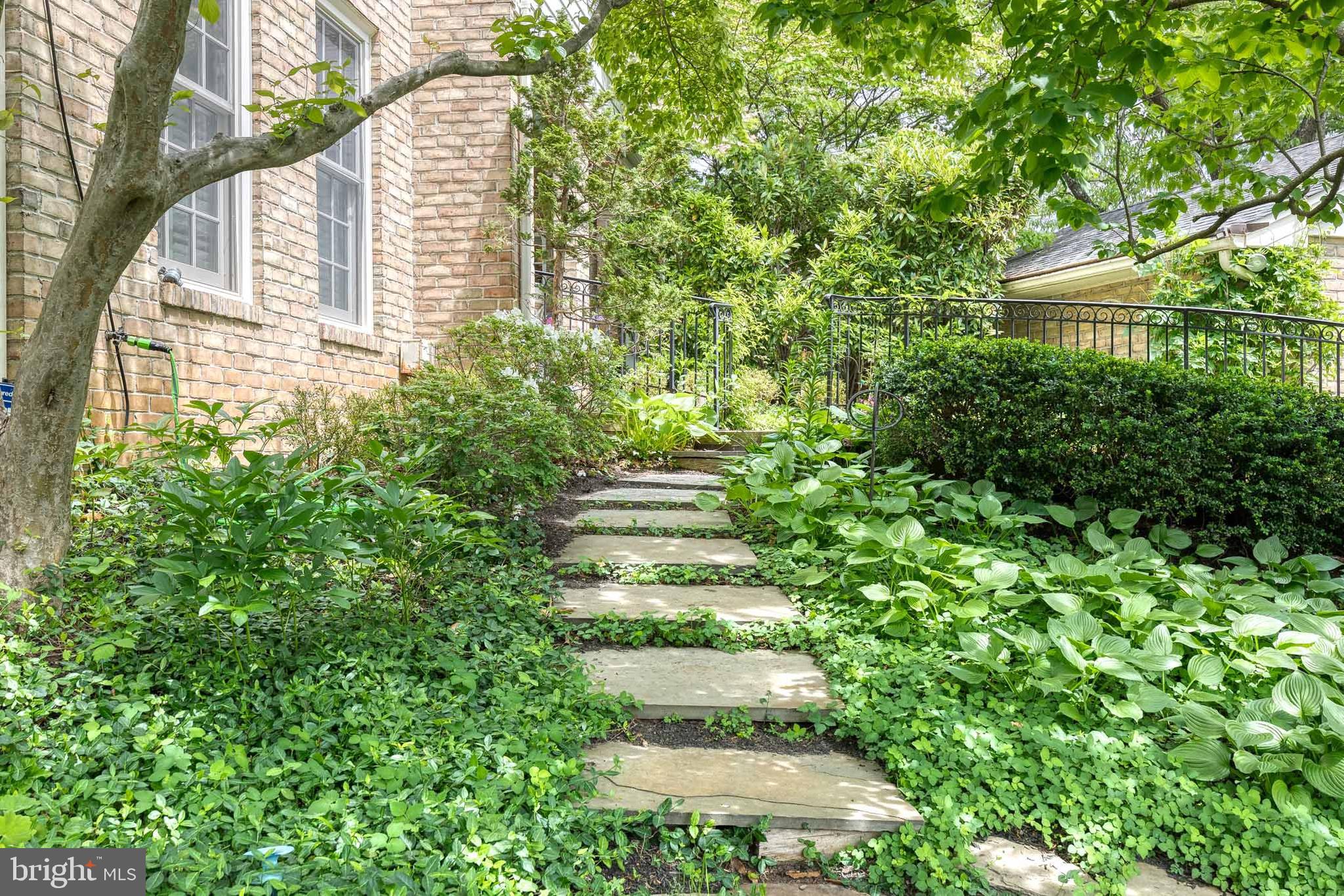 6621 WEYMOUTH COURT