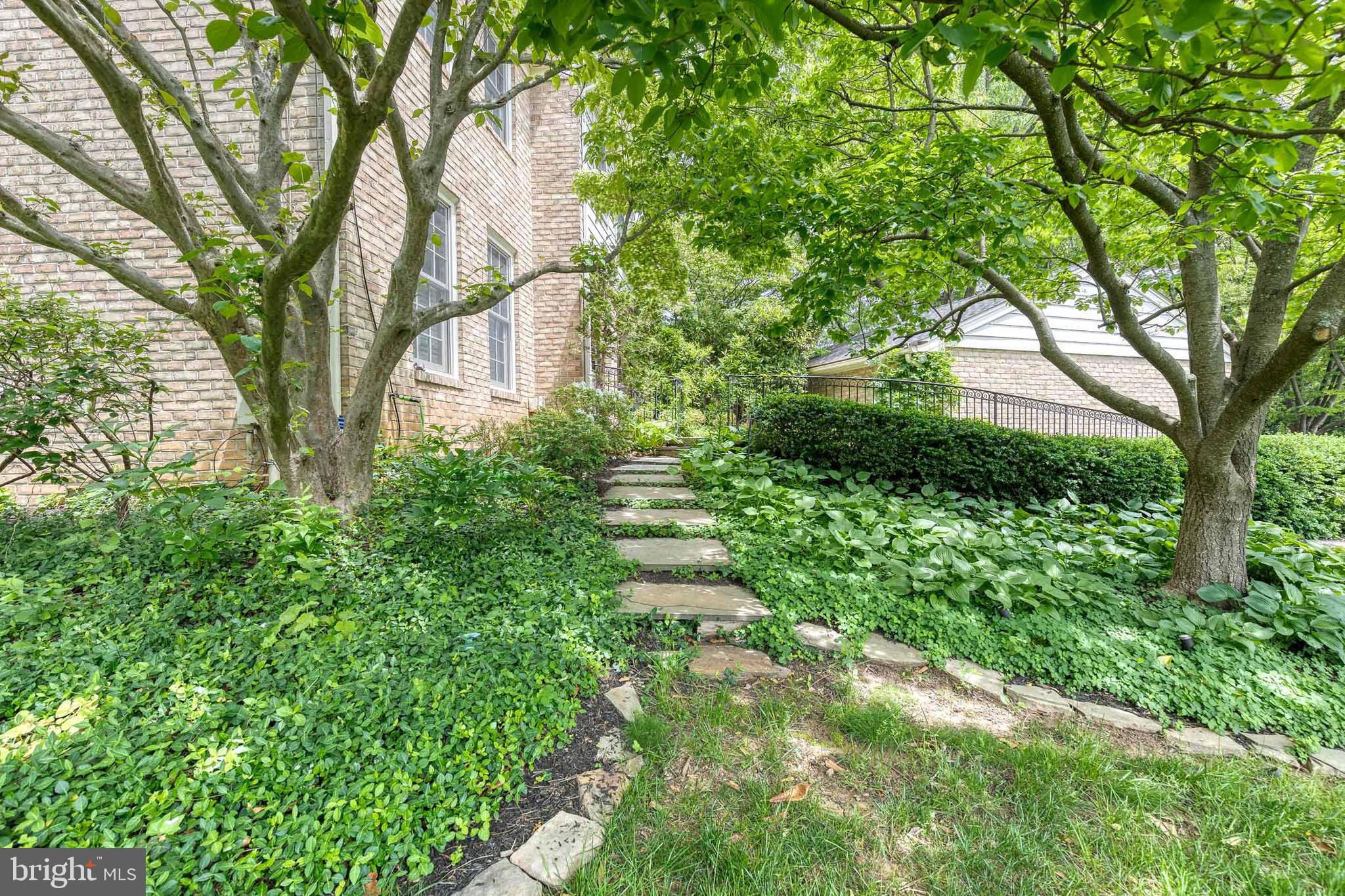 6621 WEYMOUTH COURT