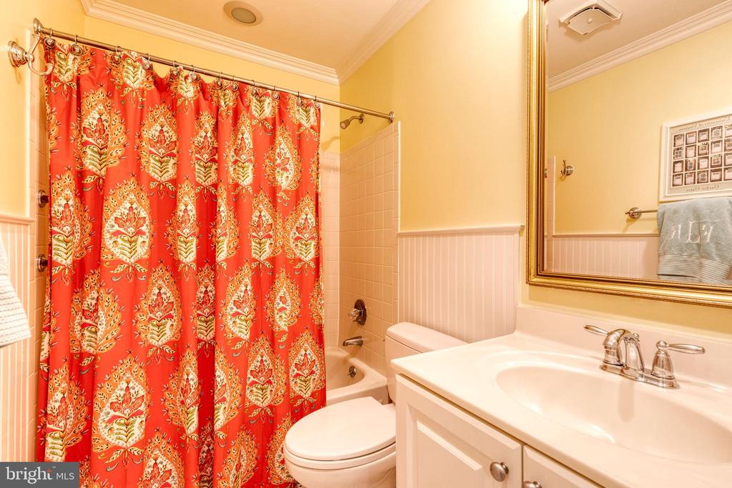 6621 WEYMOUTH COURT