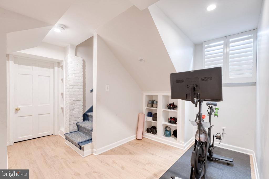 1711 THORNTON RIDGE ROAD