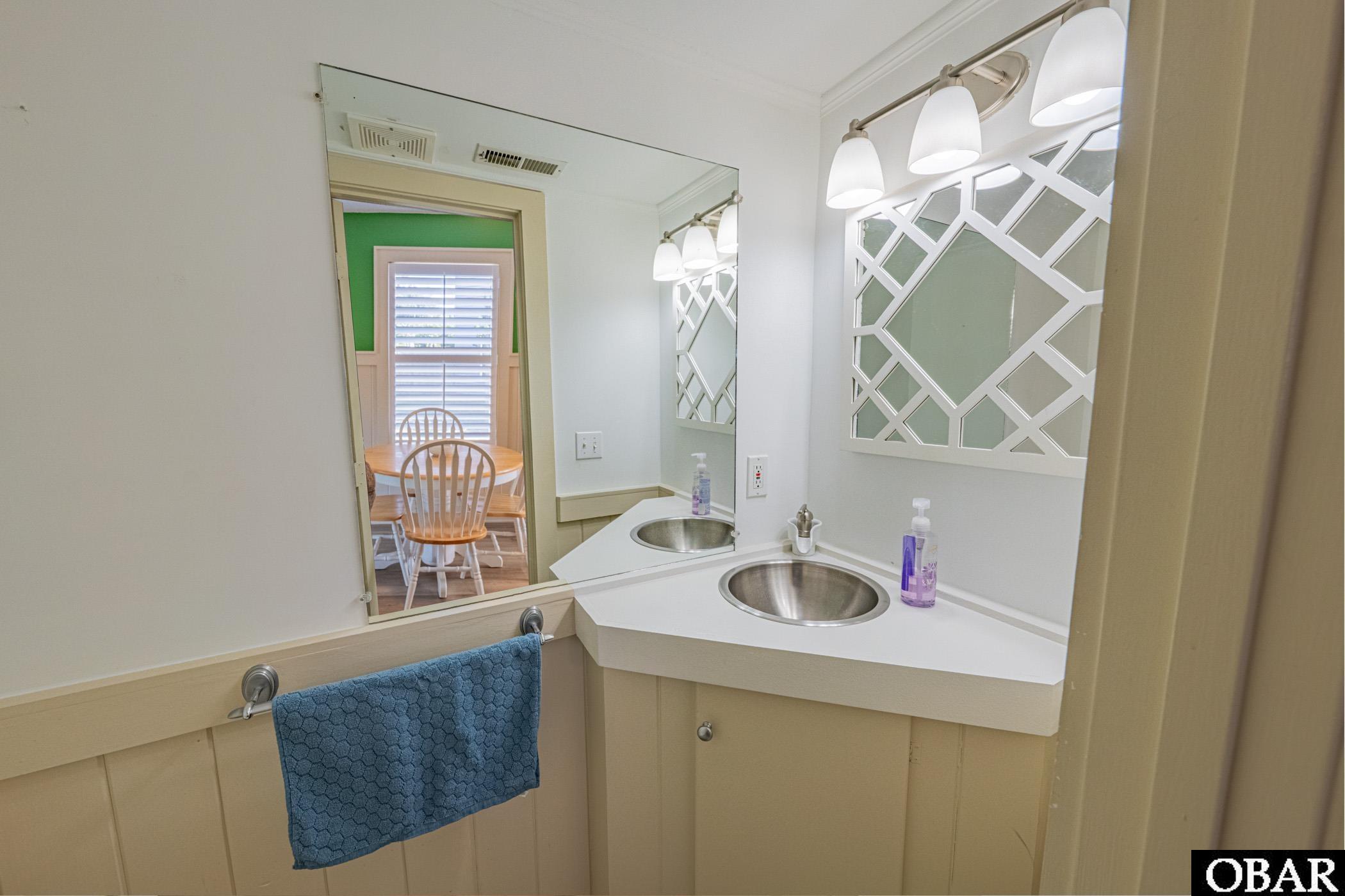 212 W Kitty Hawk Road unit 212