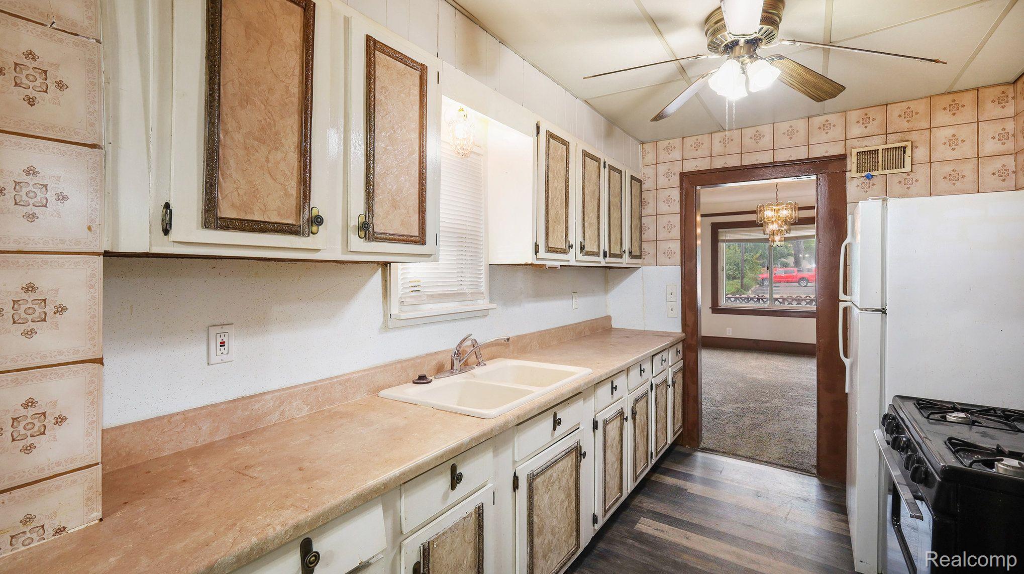 100 N TELEGRAPH Road