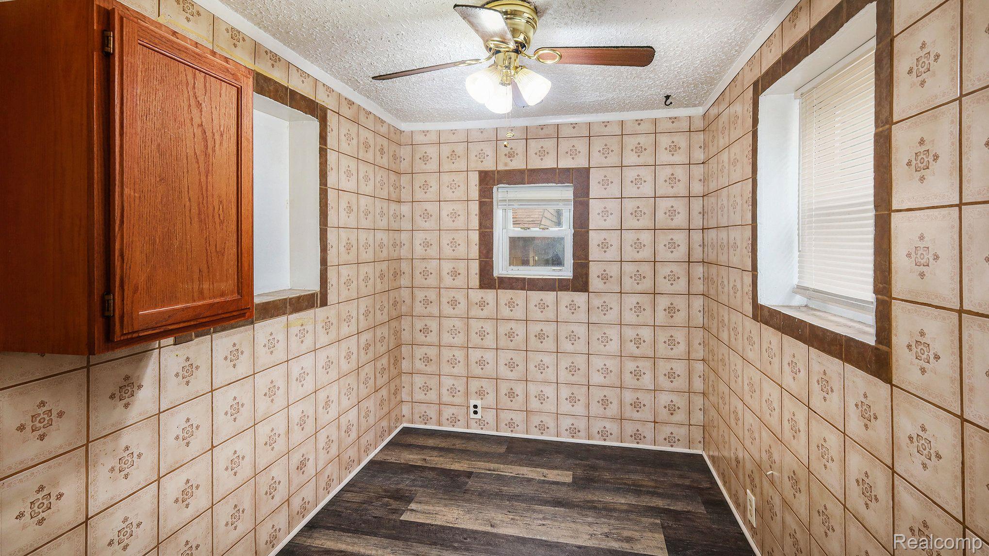 100 N TELEGRAPH Road