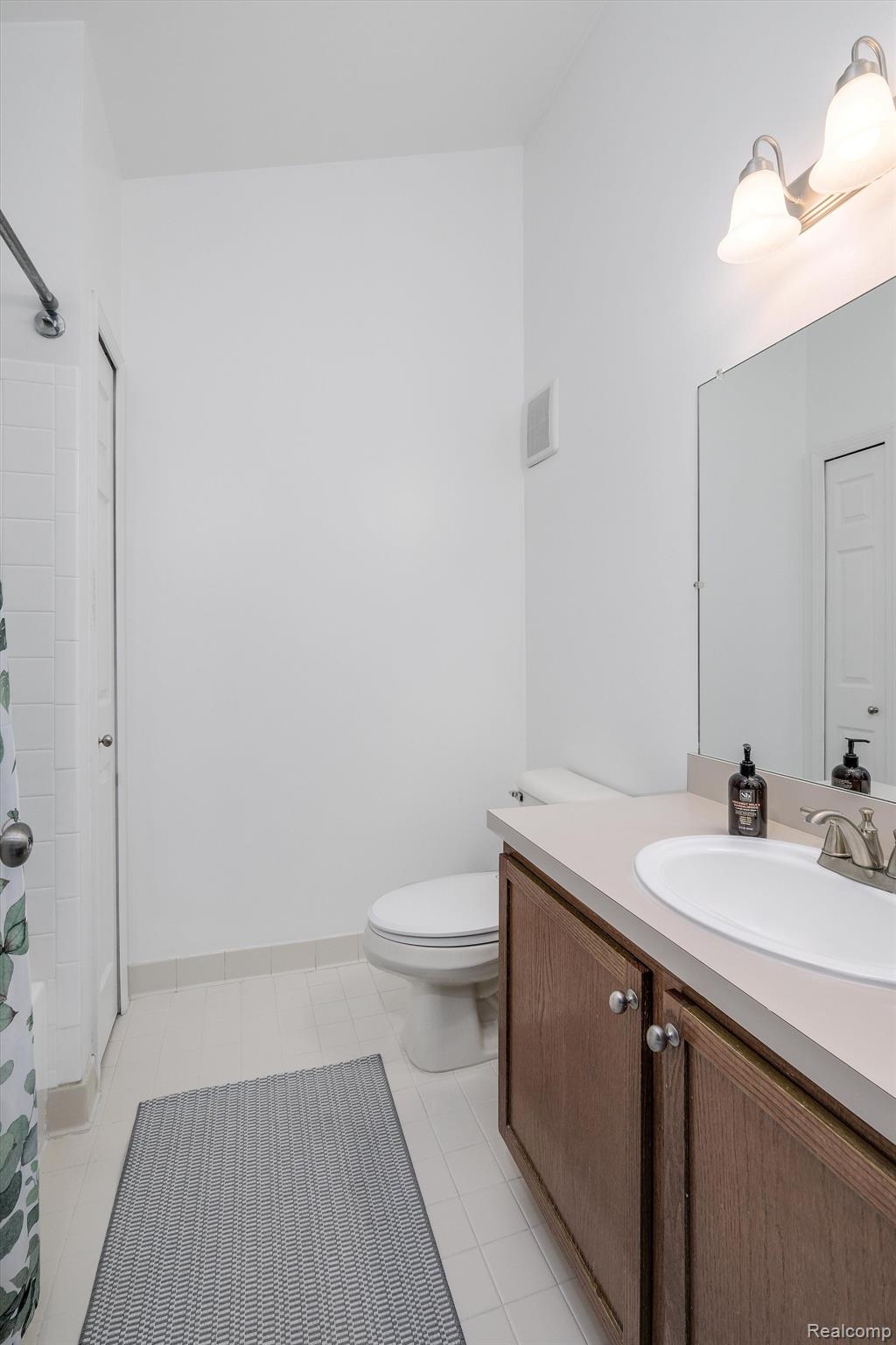 1636 CAMPAU FARMS Circle 90-17