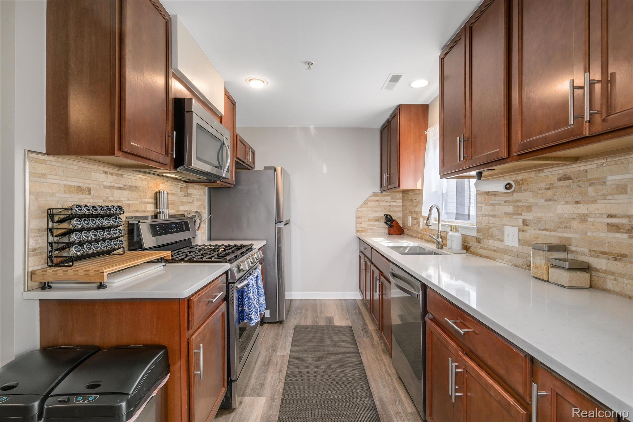 1636 CAMPAU FARMS Circle 90-17