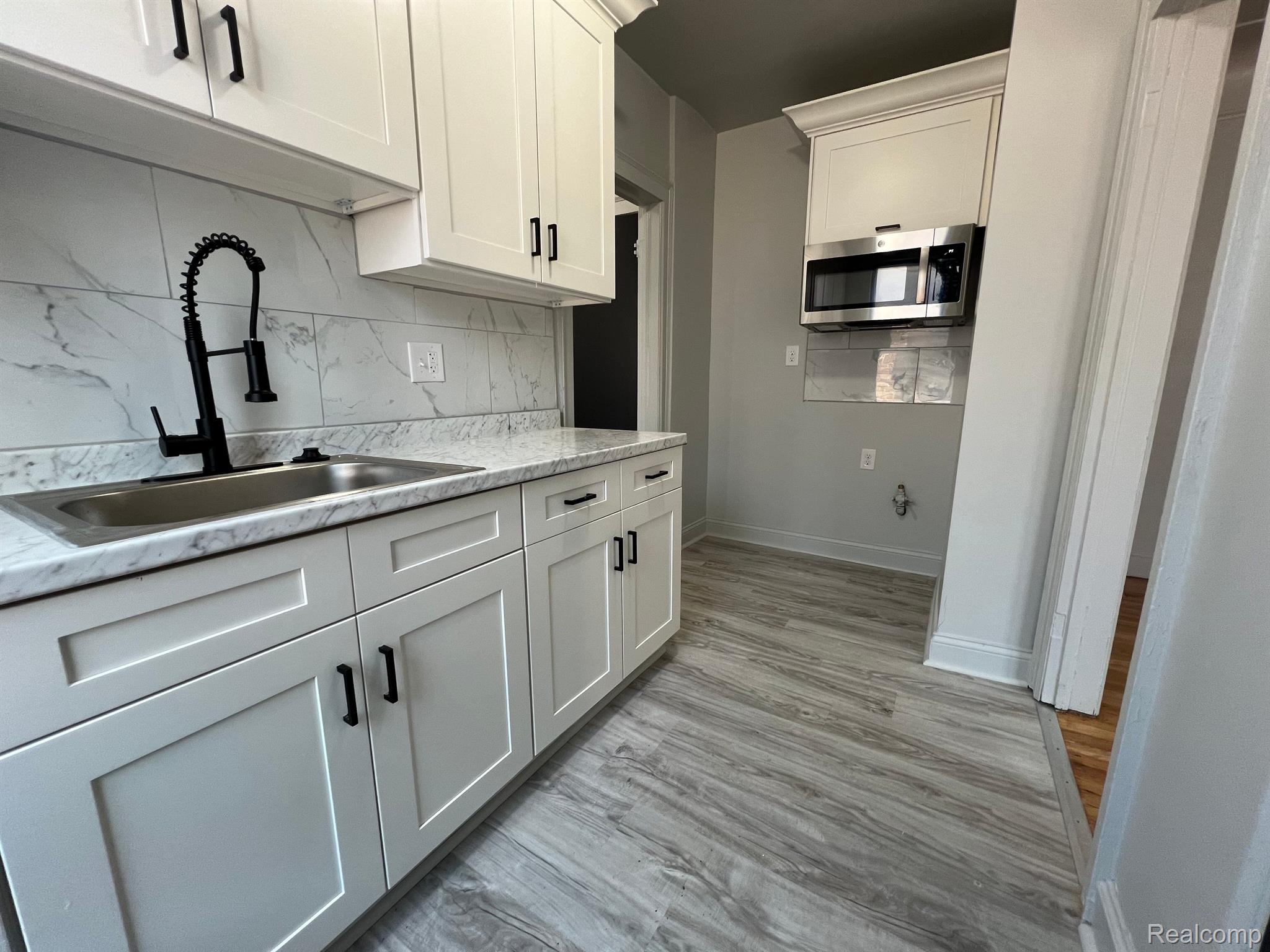 4052 TYLER Unit 3 Street