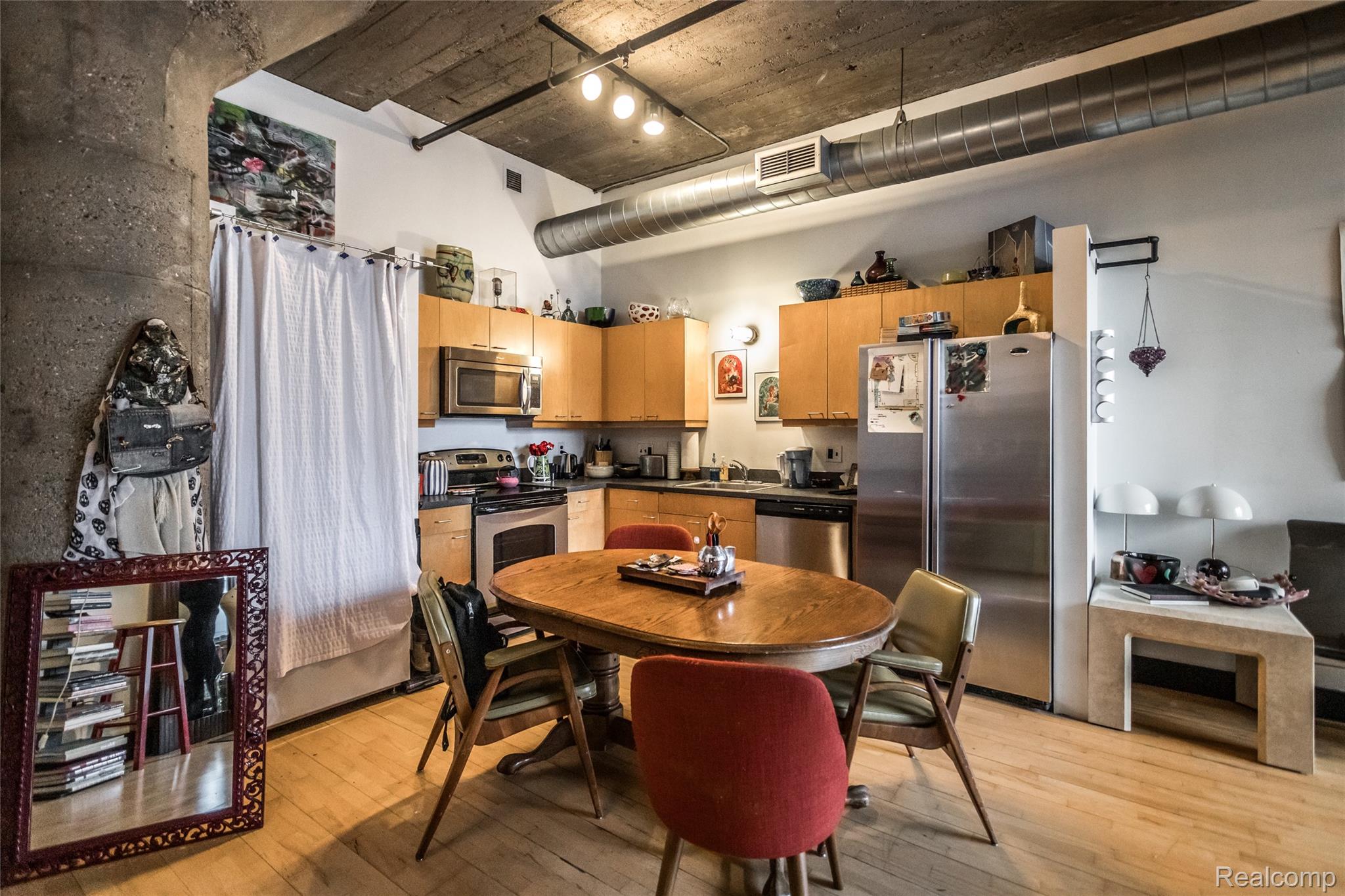 460 W CANFIELD Street #212/Unit 21