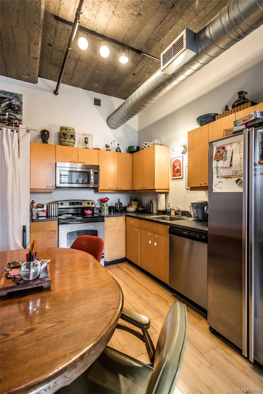 460 W CANFIELD Street #212/Unit 21