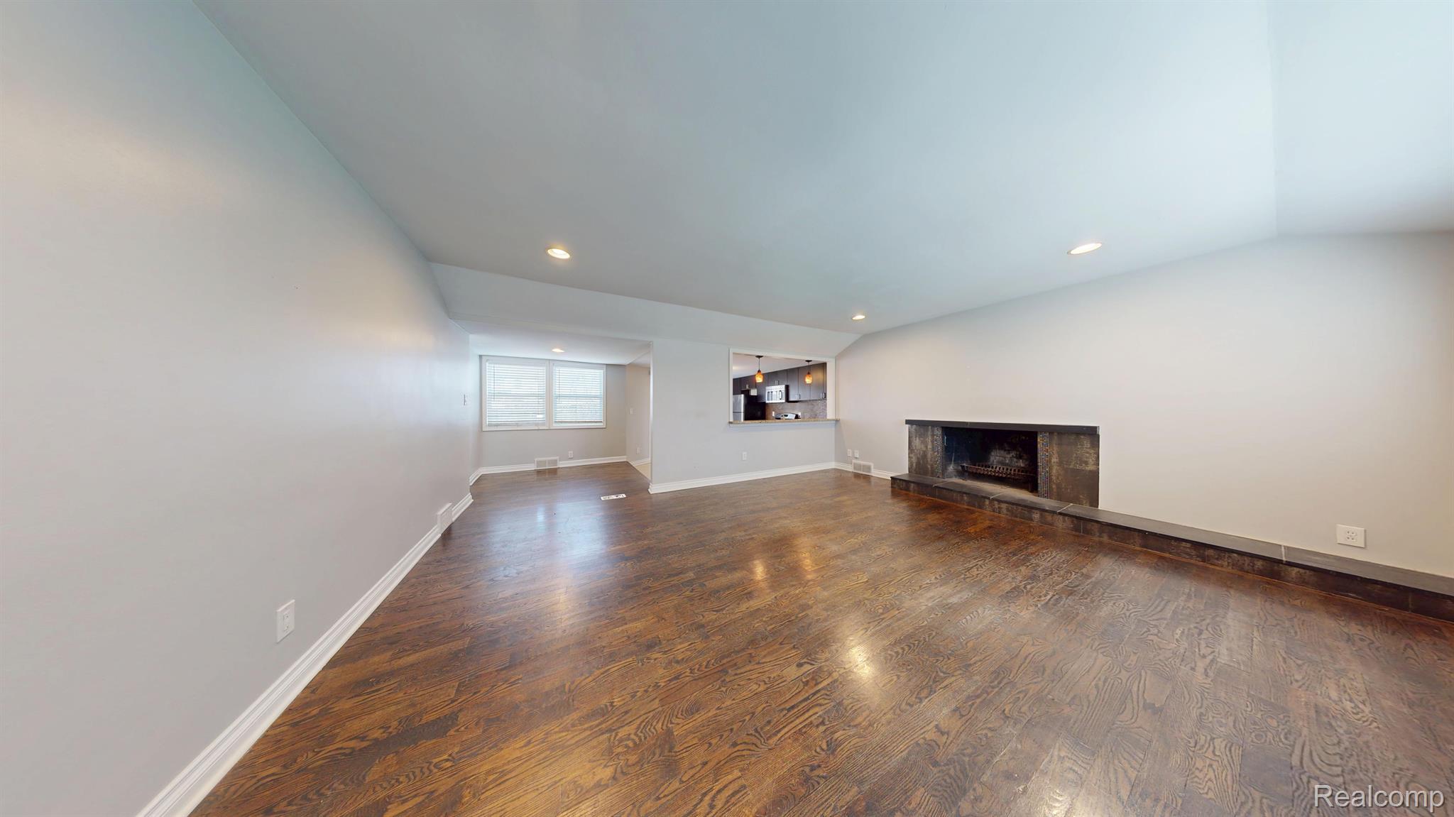 18208 WESTHAMPTON Avenue