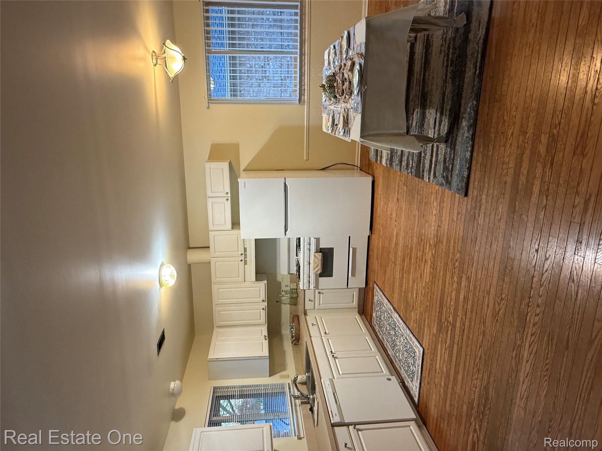 13054 Agnes Street