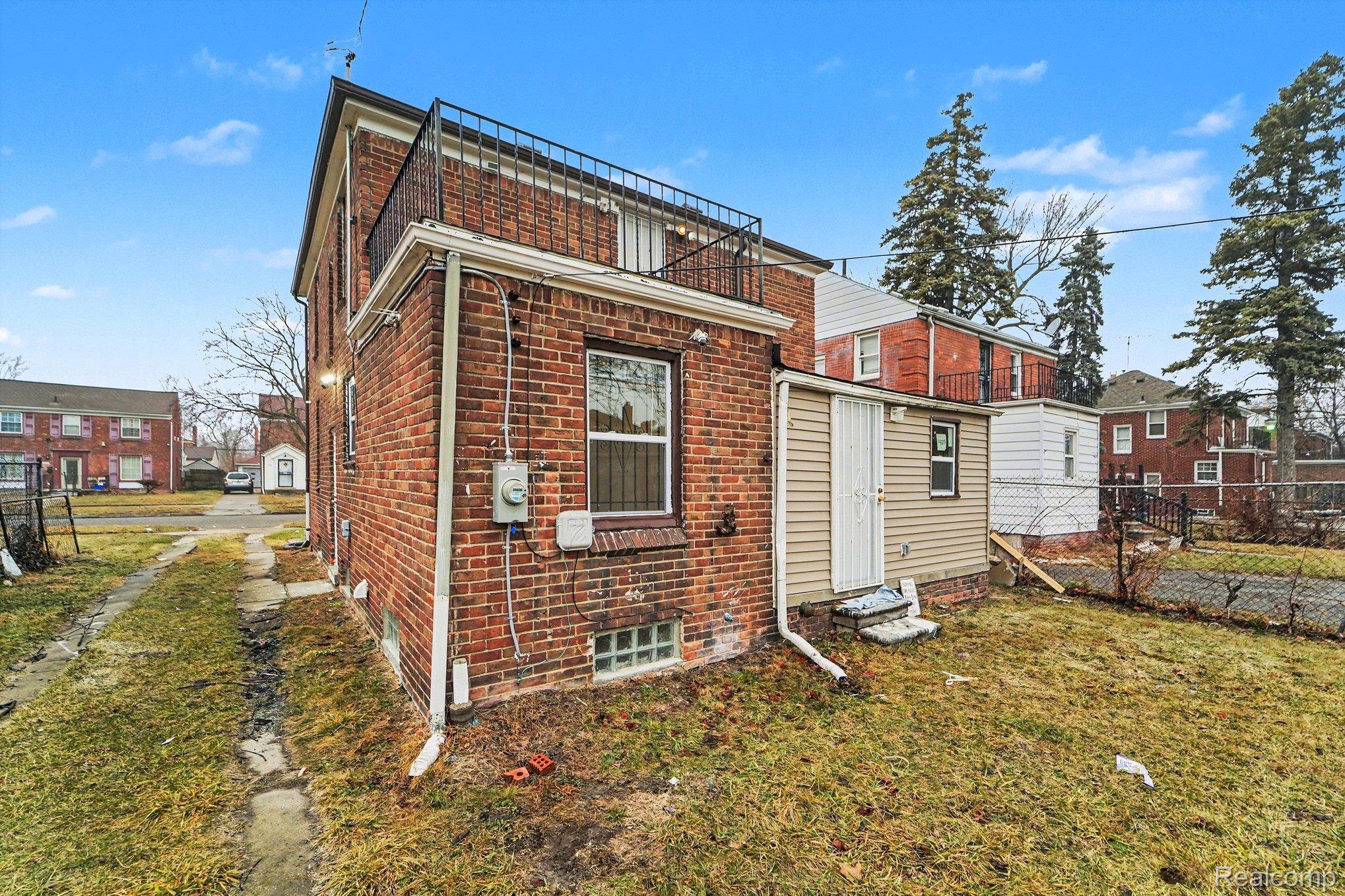 16814 Strathmoor Street