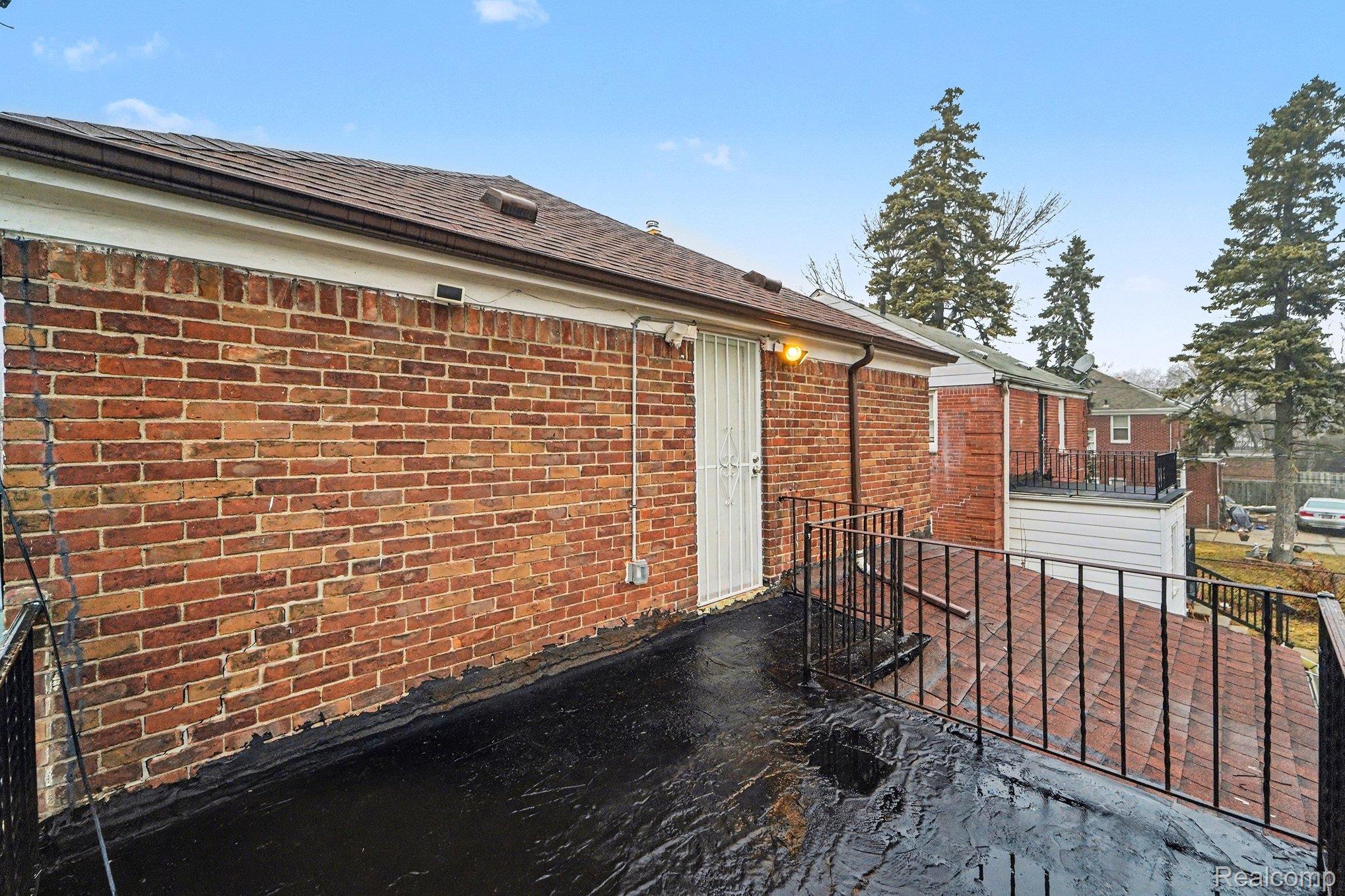 16814 Strathmoor Street