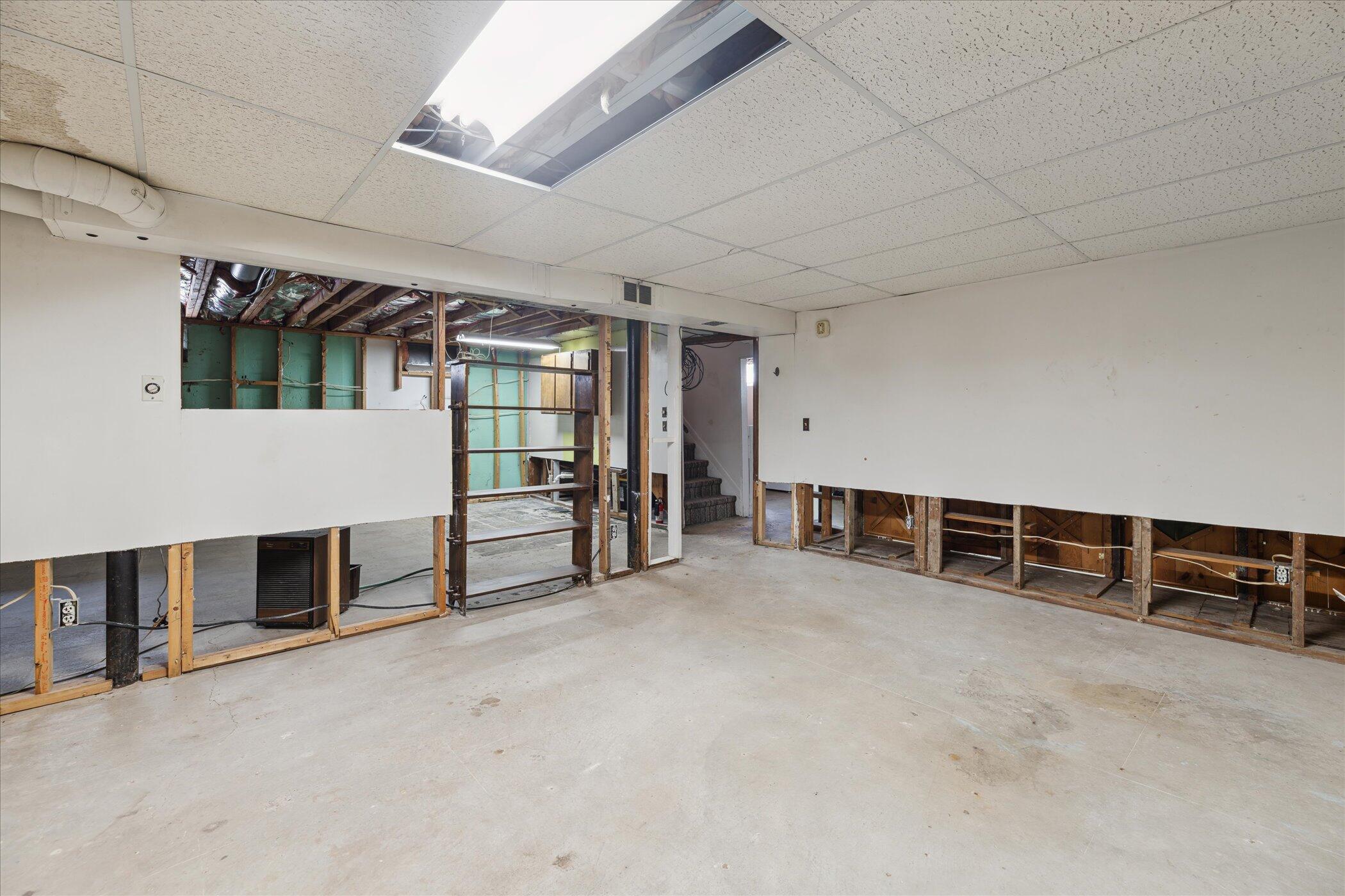 13210 Tecumseh Avenue
