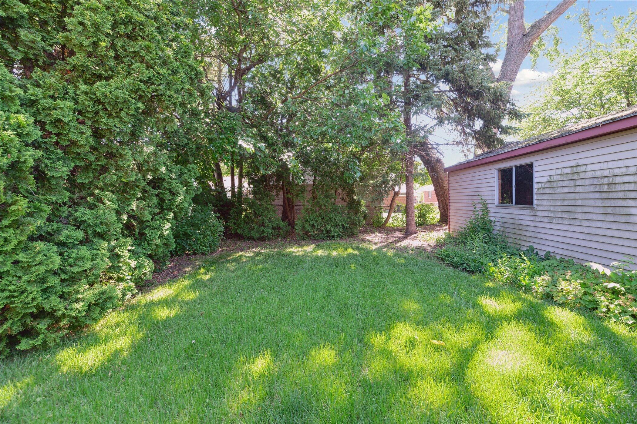 13210 Tecumseh Avenue